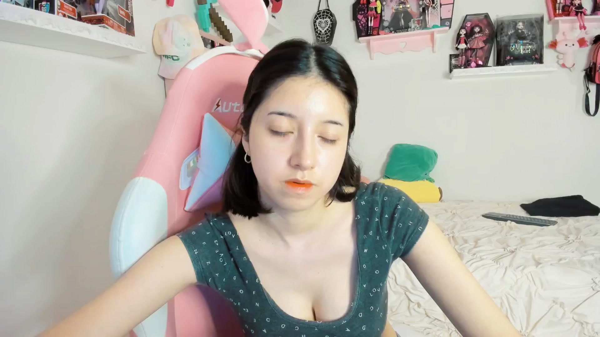Gallery image thumbnail from Cherrycute666's myfreecams stream on, 03/13/2025, 07:55 image 7 of 20