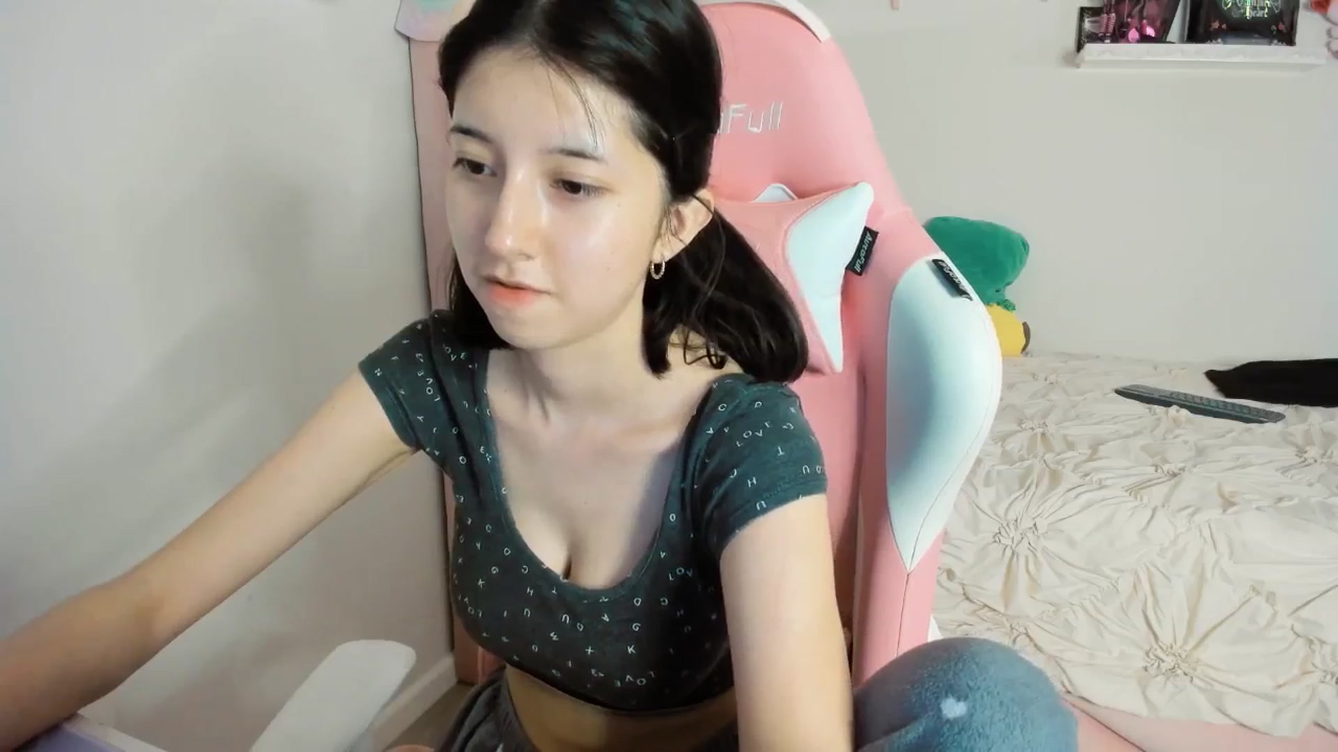 Gallery image thumbnail from Cherrycute666's myfreecams stream on, 03/13/2025, 07:55 image 13 of 20