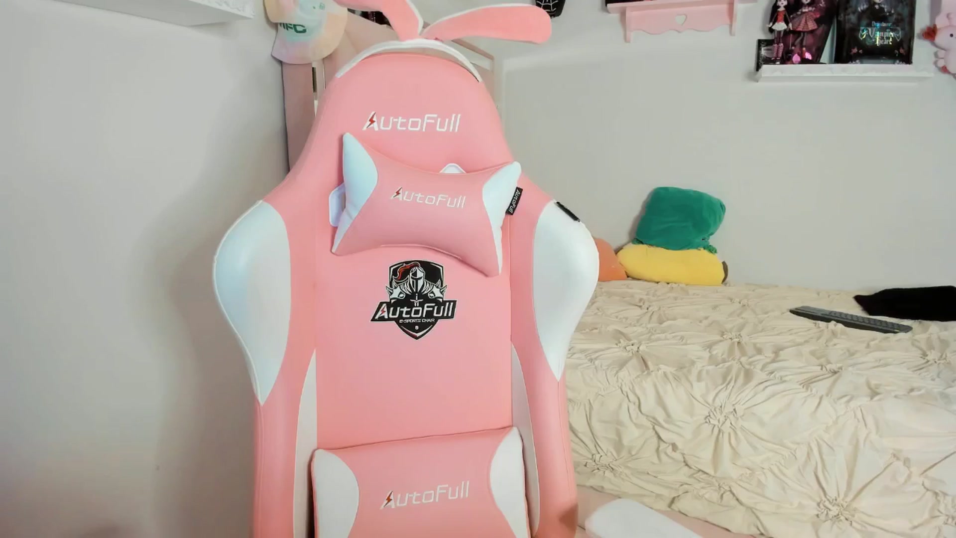 Gallery image thumbnail from Cherrycute666's myfreecams stream on, 03/13/2025, 07:55 image 19 of 20