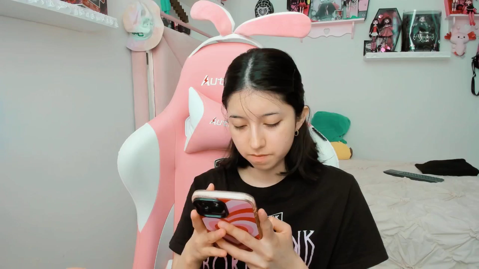 Gallery image thumbnail from Cherrycute666's myfreecams stream on, 03/13/2025, 20:08 image 19 of 20