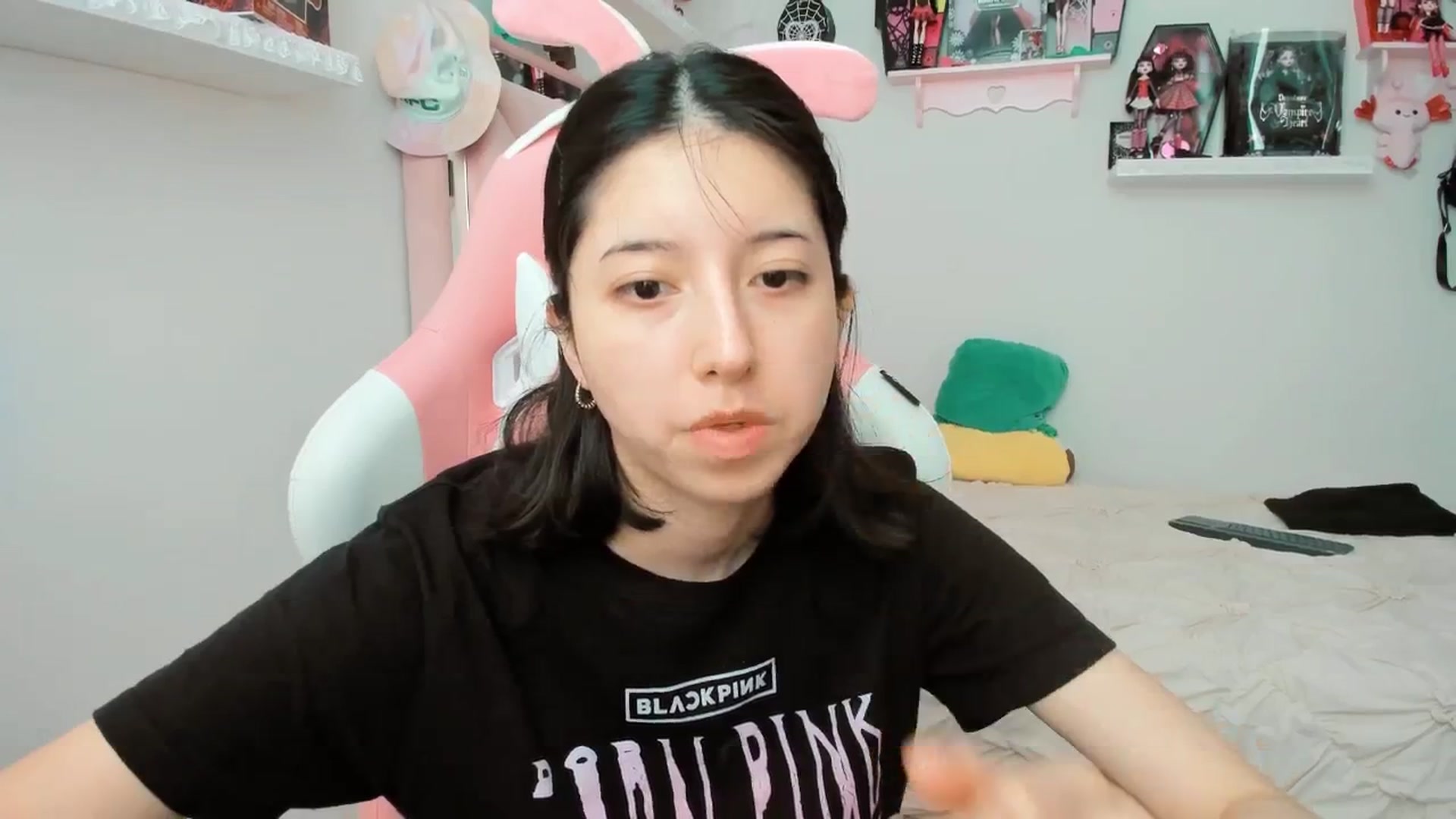 Gallery image thumbnail from Cherrycute666's myfreecams stream on, 03/13/2025, 20:08 image 20 of 20