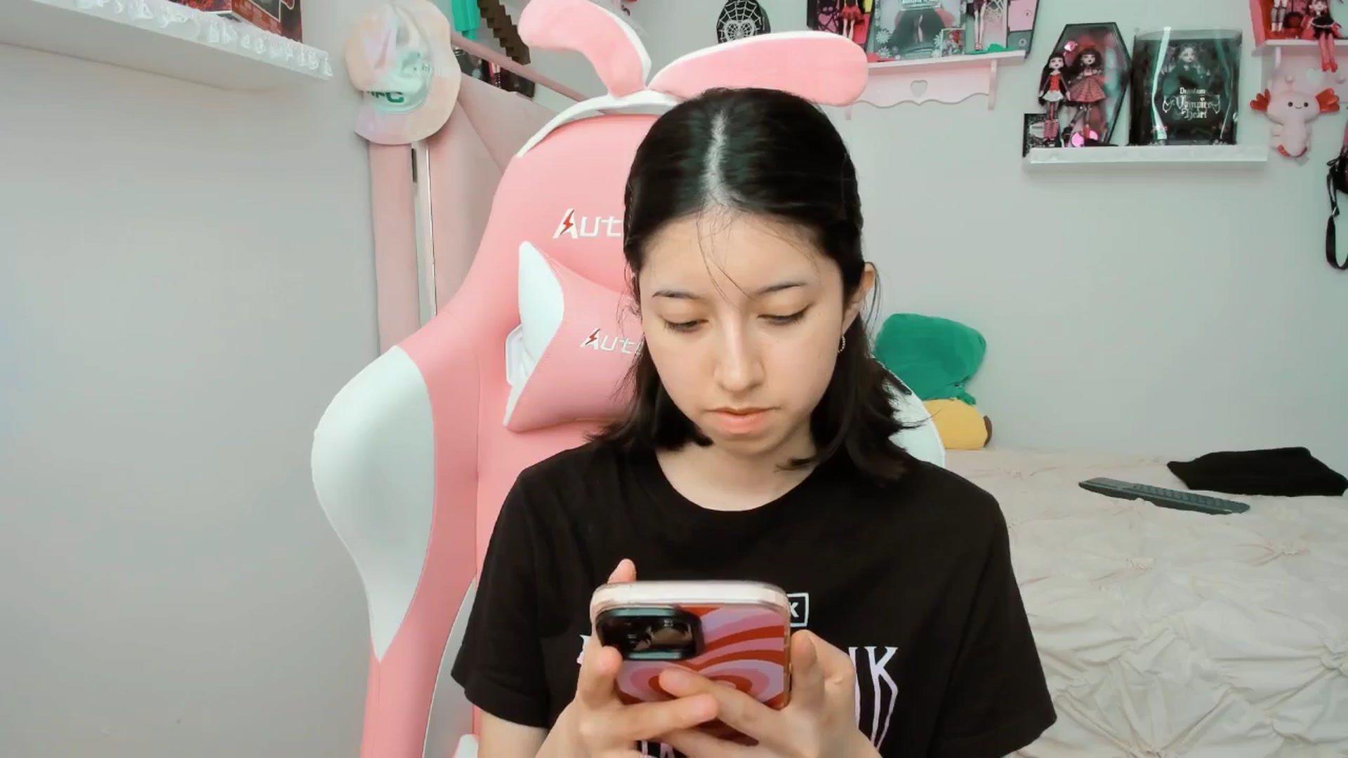 Gallery image thumbnail from Cherrycute666's myfreecams stream on, 03/13/2025, 20:08 image 18 of 20