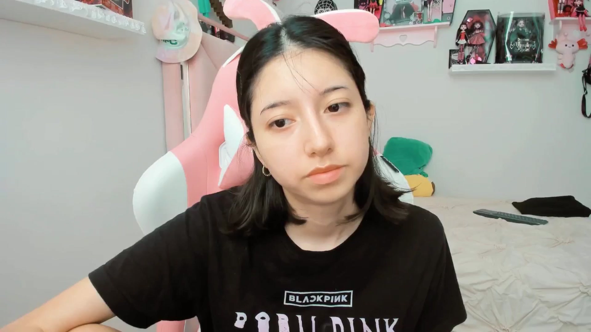 Gallery image thumbnail from Cherrycute666's myfreecams stream on, 03/13/2025, 20:08 image 16 of 20