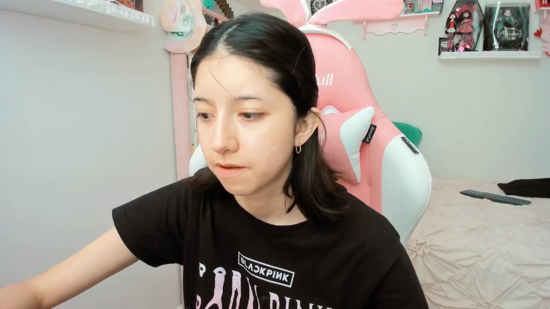 Gallery image thumbnail from Cherrycute666's myfreecams stream on, 03/13/2025, 20:08 image 4 of 20