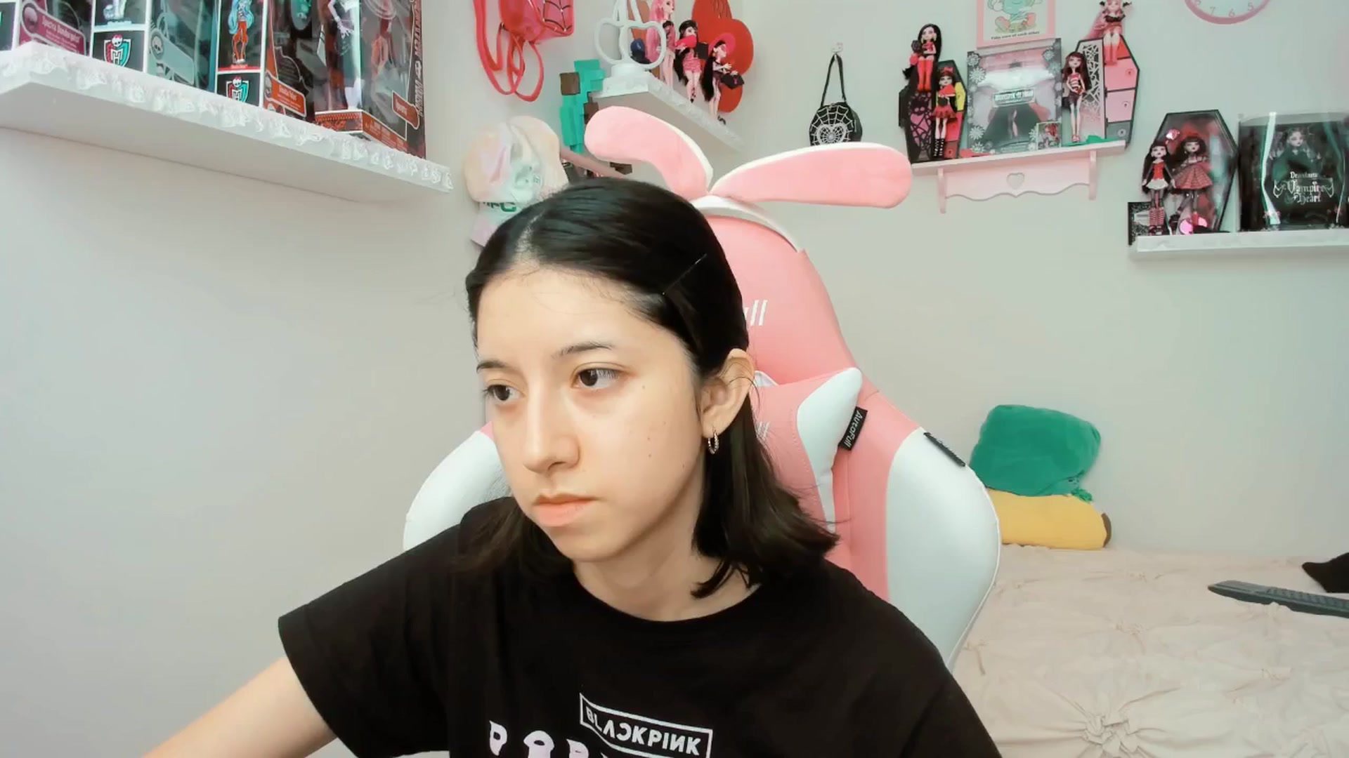 Gallery image thumbnail from Cherrycute666's myfreecams stream on, 03/13/2025, 23:51 image 1 of 20