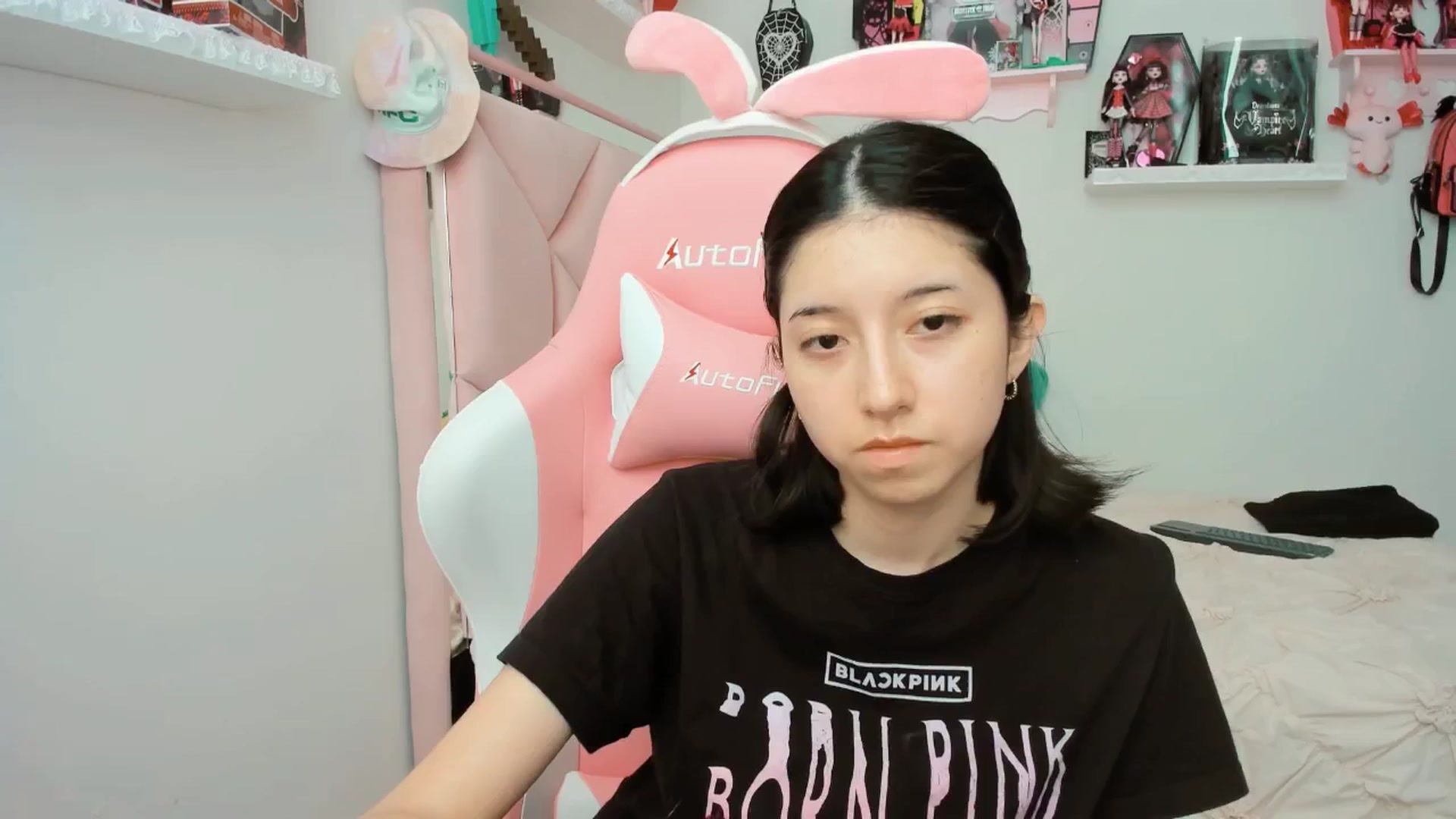 Gallery image thumbnail from Cherrycute666's myfreecams stream on, 03/13/2025, 23:51 image 4 of 20