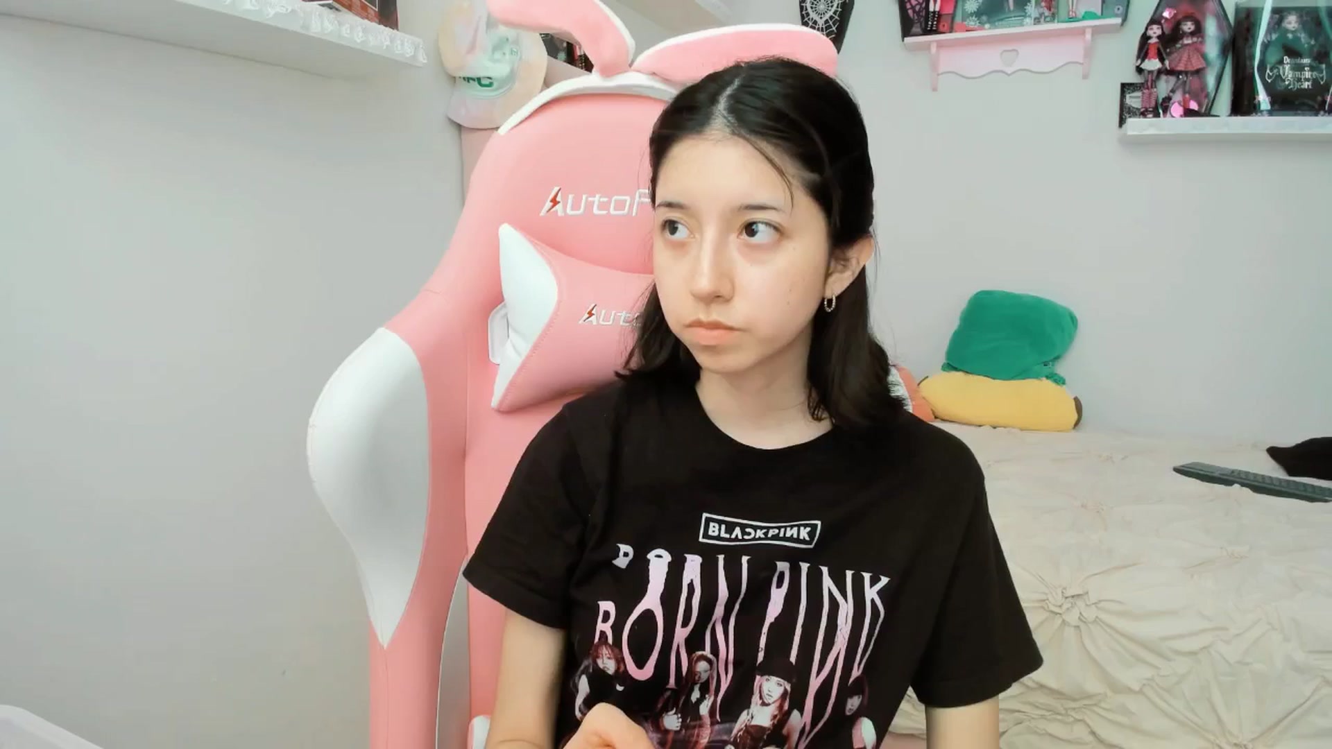 Gallery image thumbnail from Cherrycute666's myfreecams stream on, 03/13/2025, 23:51 image 14 of 20