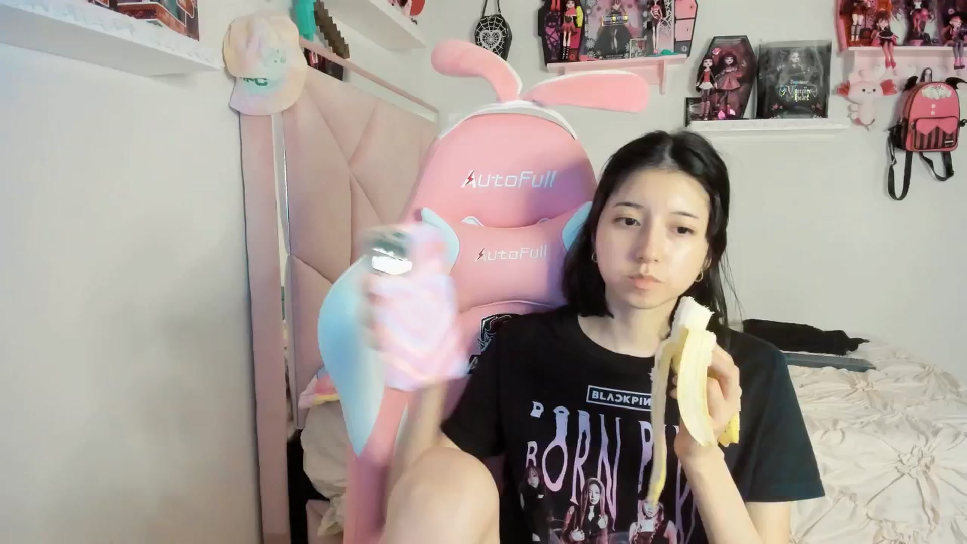Gallery image thumbnail from Cherrycute666's myfreecams stream on, 03/14/2025, 07:57 image 19 of 20
