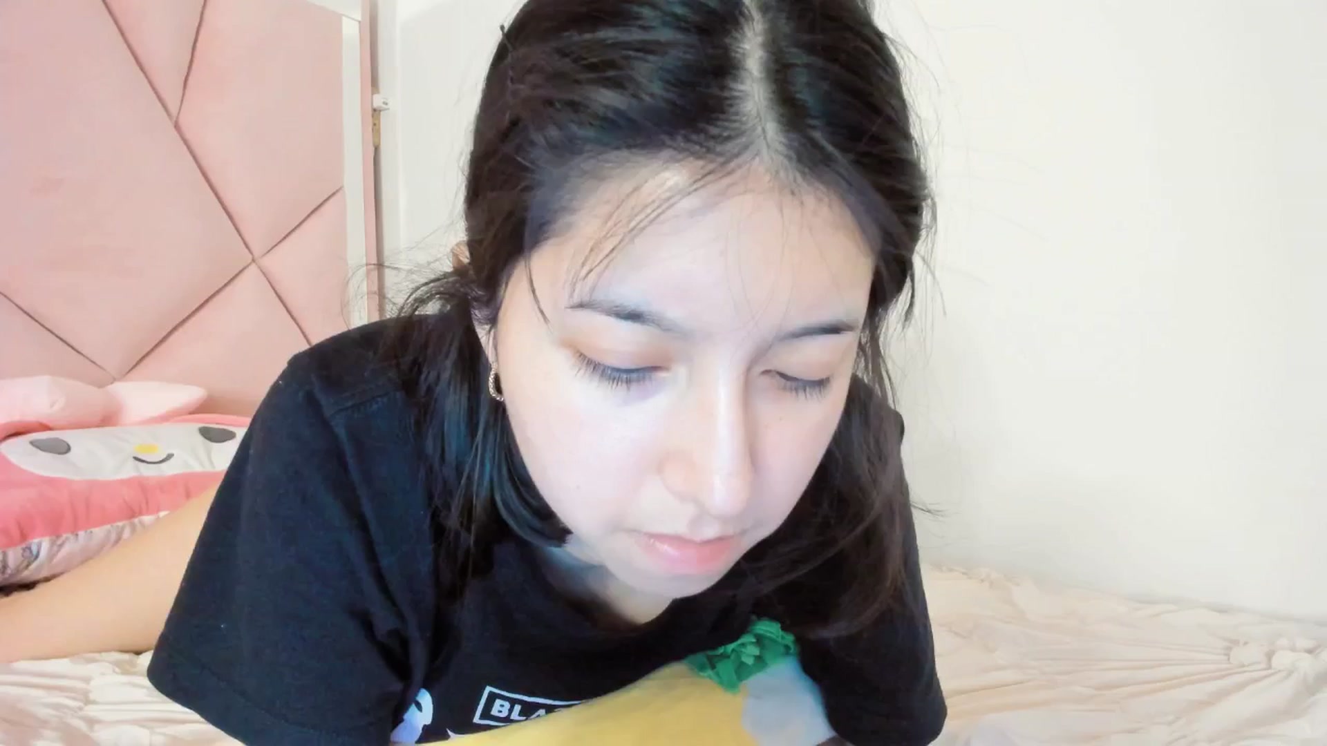 Gallery image thumbnail from Cherrycute666's myfreecams stream on, 03/14/2025, 07:57 image 10 of 20