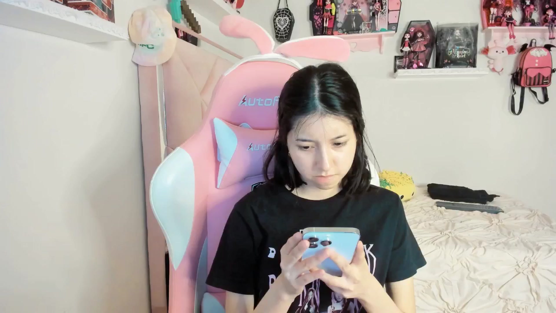 Gallery image thumbnail from Cherrycute666's myfreecams stream on, 03/14/2025, 07:57 image 20 of 20