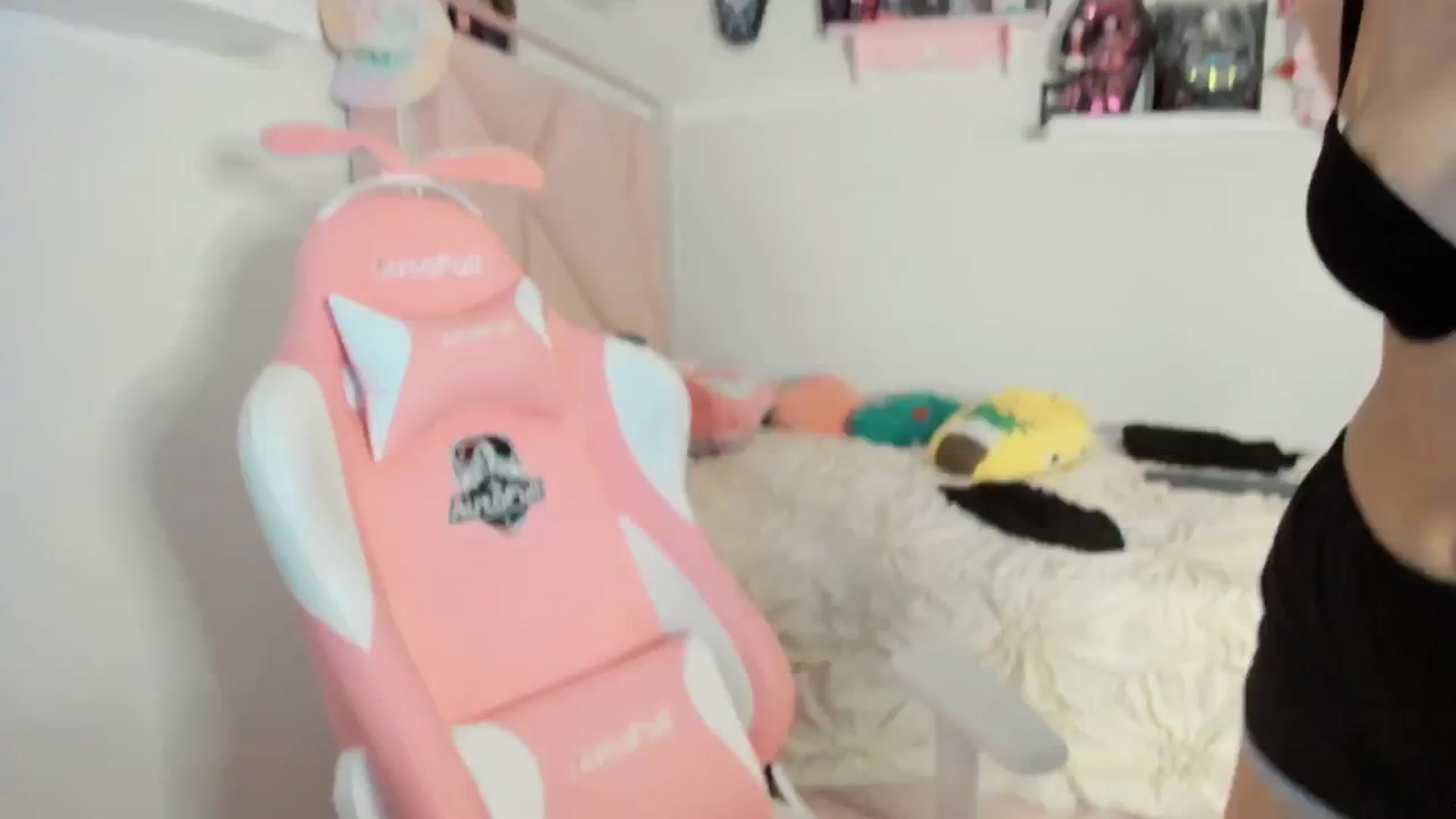 Gallery image thumbnail from Cherrycute666's myfreecams stream on, 03/14/2025, 07:57 image 18 of 20
