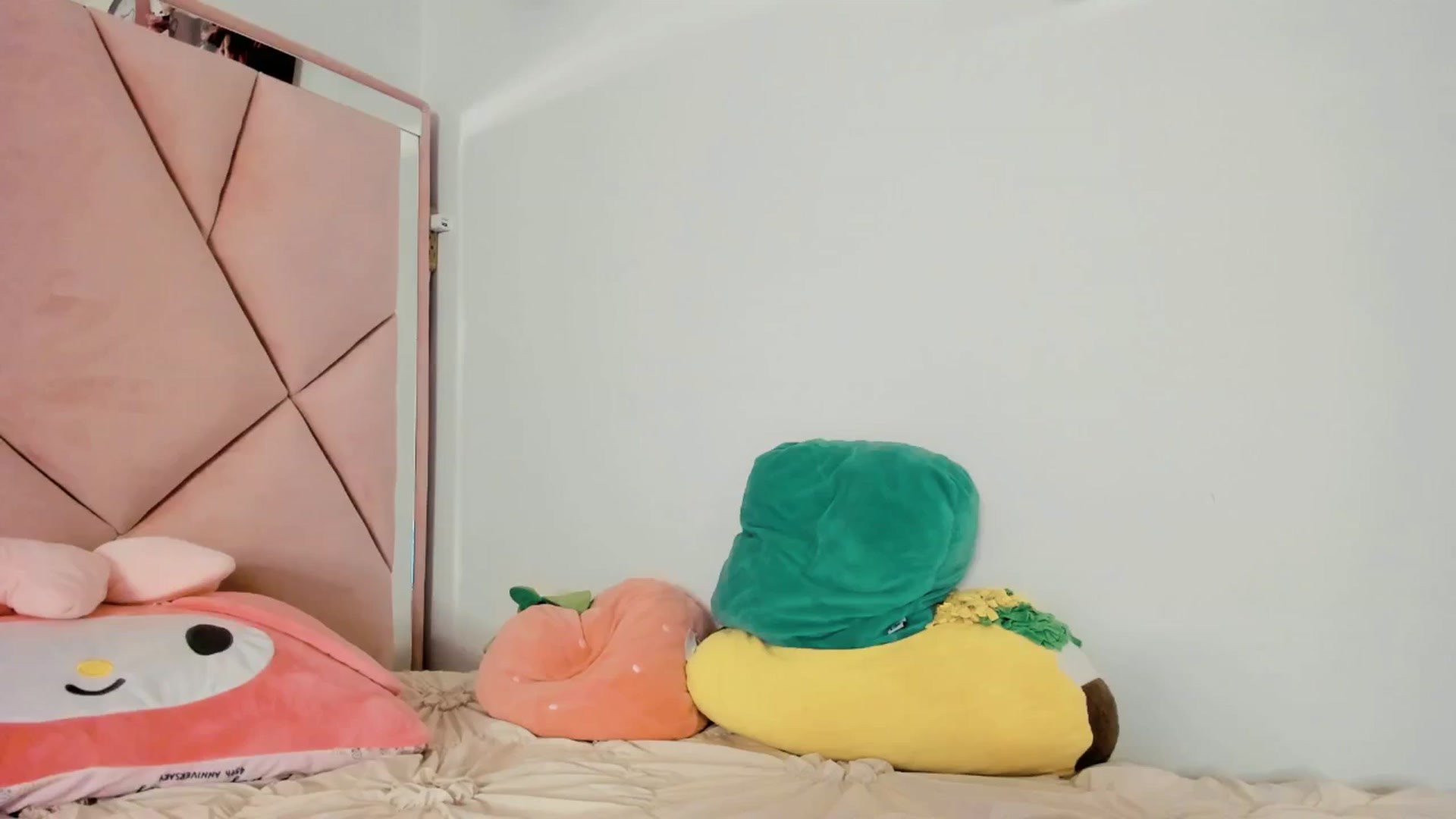 Gallery image thumbnail from Cherrycute666's myfreecams stream on, 03/14/2025, 07:57 image 4 of 20