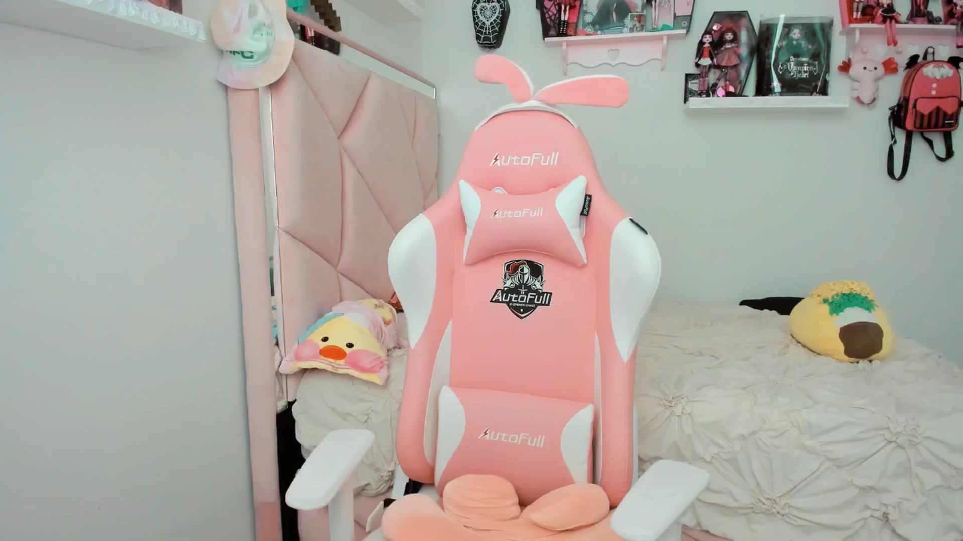 Gallery image thumbnail from Cherrycute666's myfreecams stream on, 03/14/2025, 23:48 image 20 of 20