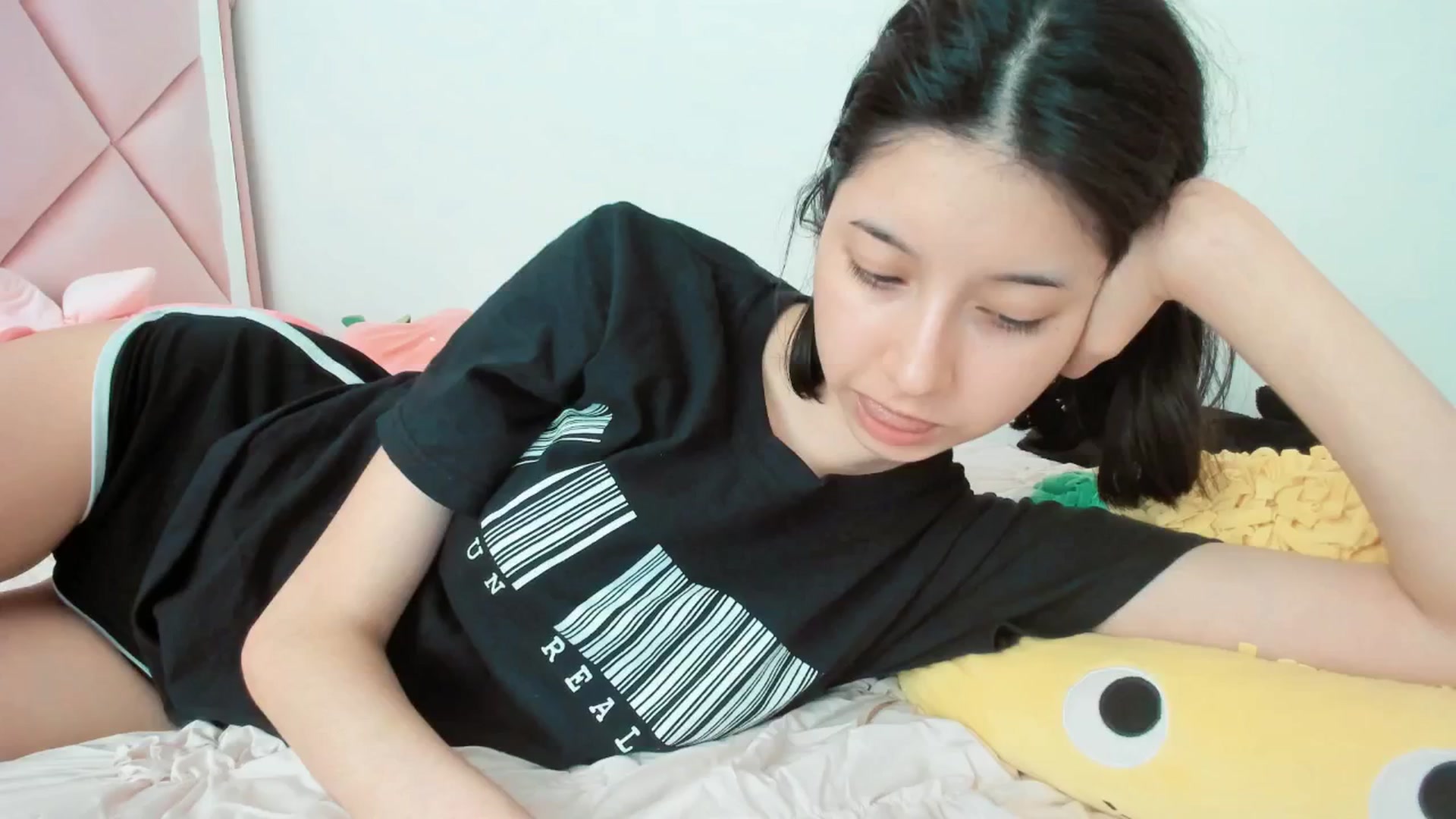 Gallery image thumbnail from Cherrycute666's myfreecams stream on, 03/14/2025, 23:48 image 12 of 20