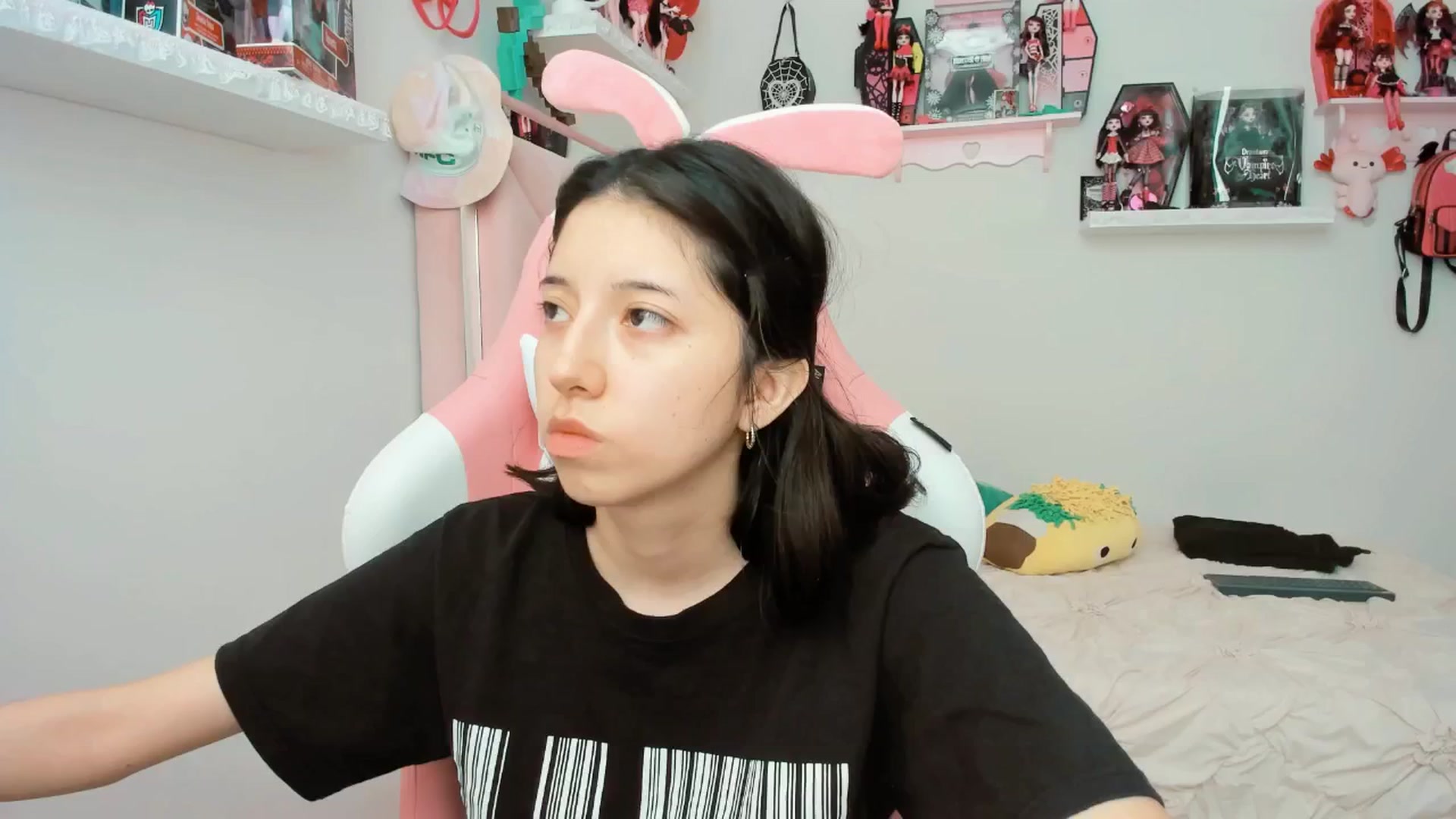 Gallery image thumbnail from Cherrycute666's myfreecams stream on, 03/14/2025, 23:48 image 2 of 20