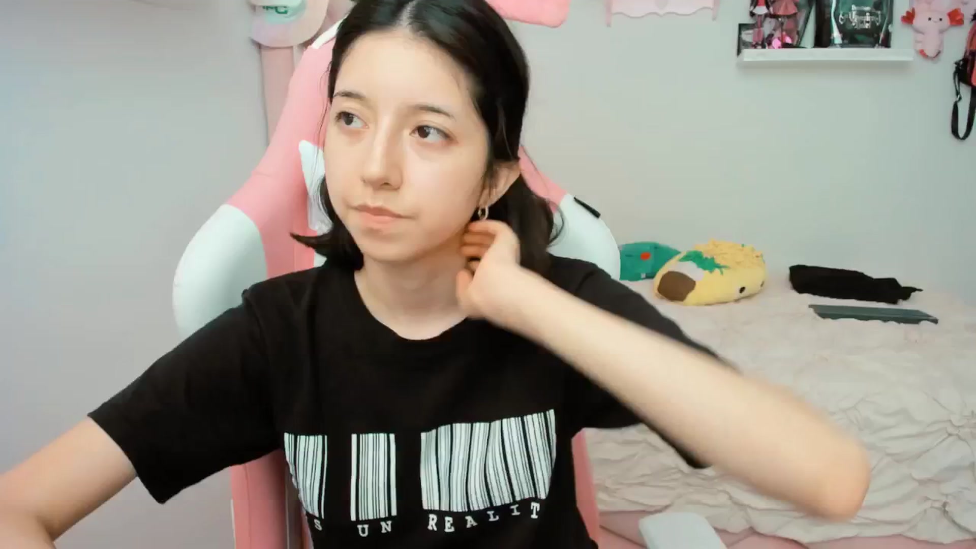 Gallery image thumbnail from Cherrycute666's myfreecams stream on, 03/14/2025, 23:48 image 4 of 20