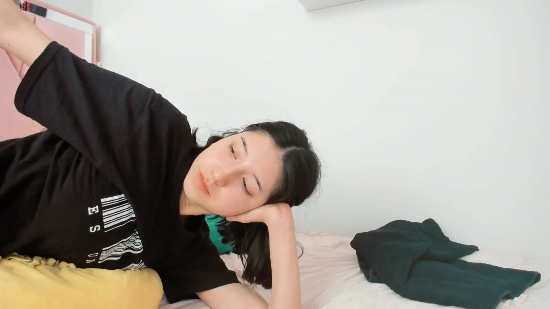 Gallery image thumbnail from Cherrycute666's myfreecams stream on, 03/14/2025, 23:48 image 6 of 20