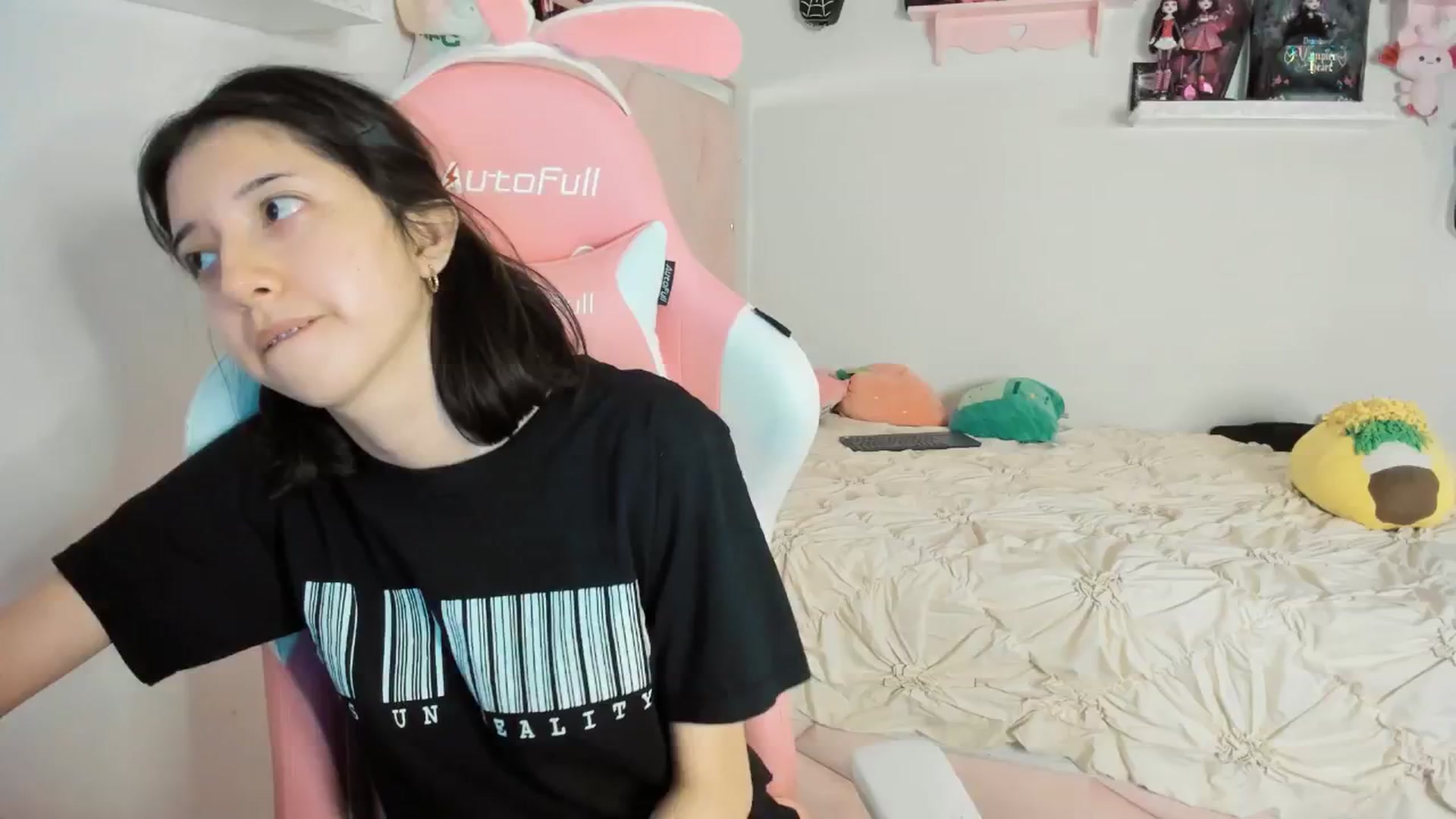 Gallery image thumbnail from Cherrycute666's myfreecams stream on, 03/15/2025, 02:24 image 11 of 20