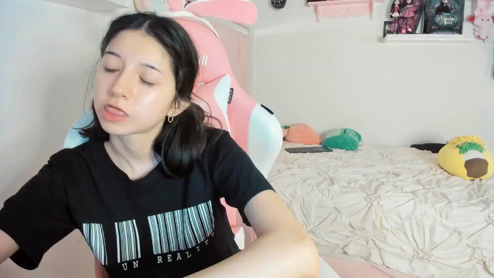 Gallery image thumbnail from Cherrycute666's myfreecams stream on, 03/15/2025, 02:24 image 14 of 20
