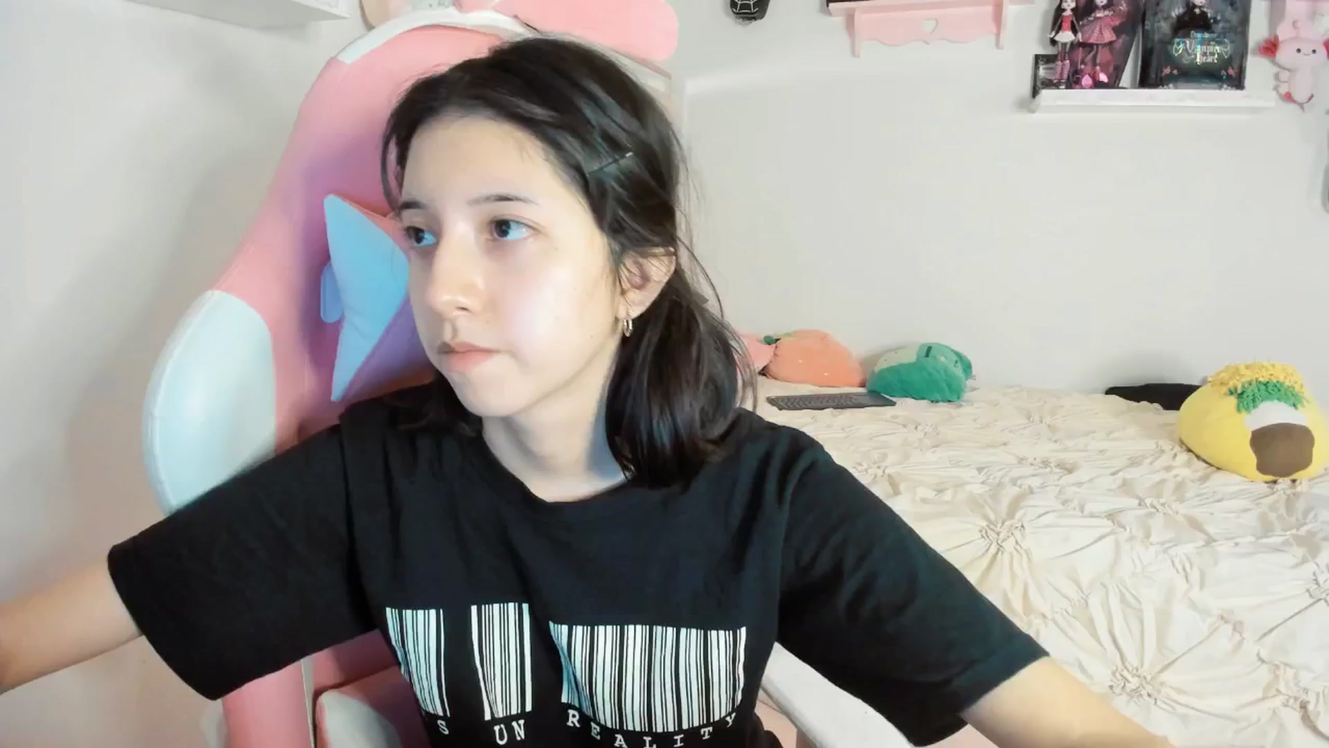 Gallery image thumbnail from Cherrycute666's myfreecams stream on, 03/15/2025, 02:24 image 12 of 20