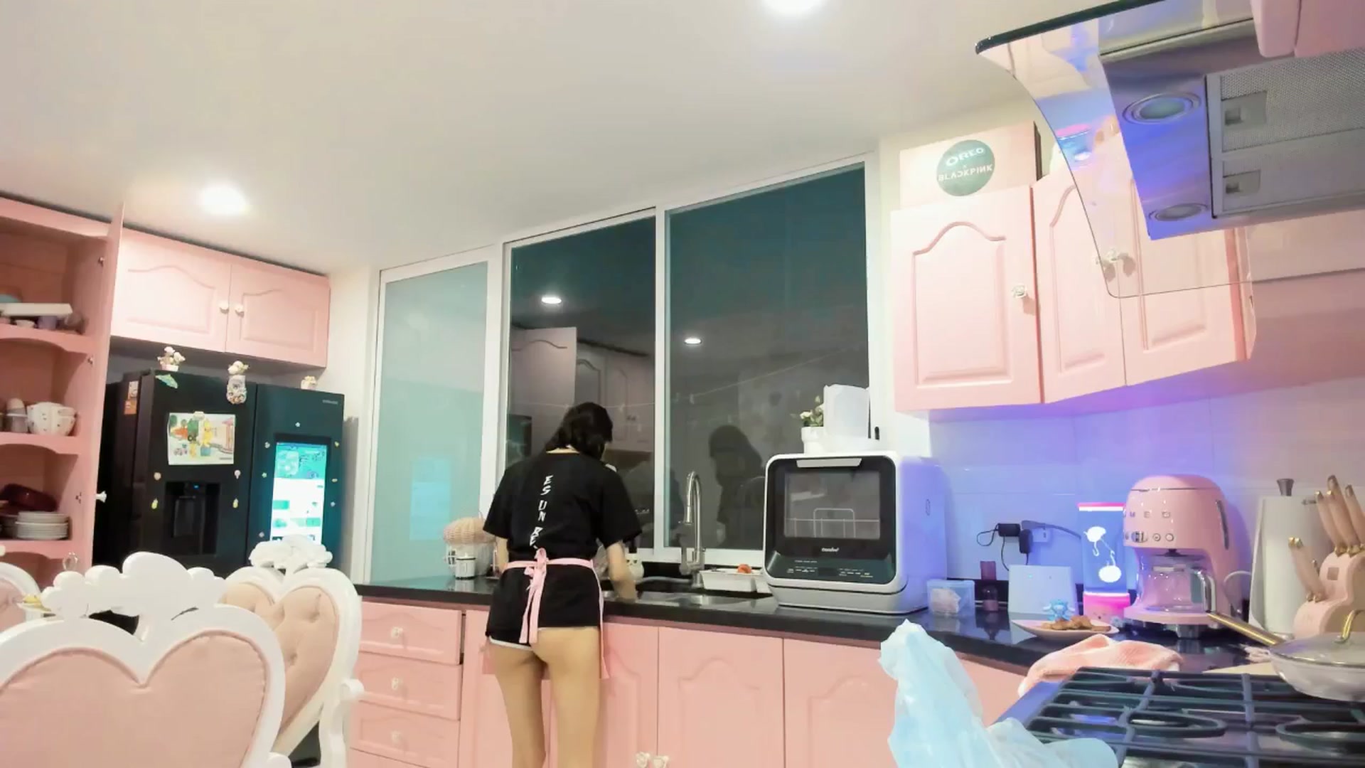 Gallery image thumbnail from Cherrycute666's myfreecams stream on, 03/15/2025, 08:45 image 10 of 20