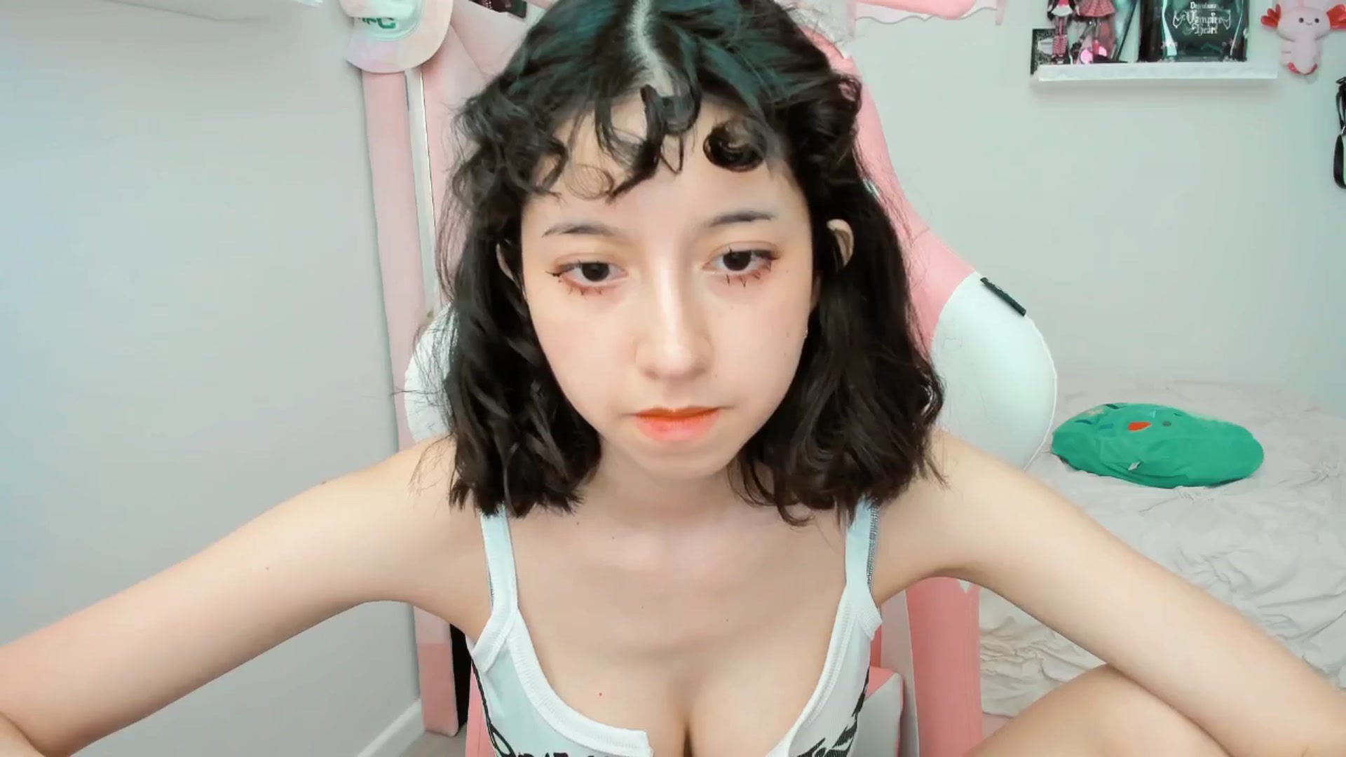 Gallery image thumbnail from Cherrycute666's myfreecams stream on, 03/16/2025, 22:44 image 2 of 20