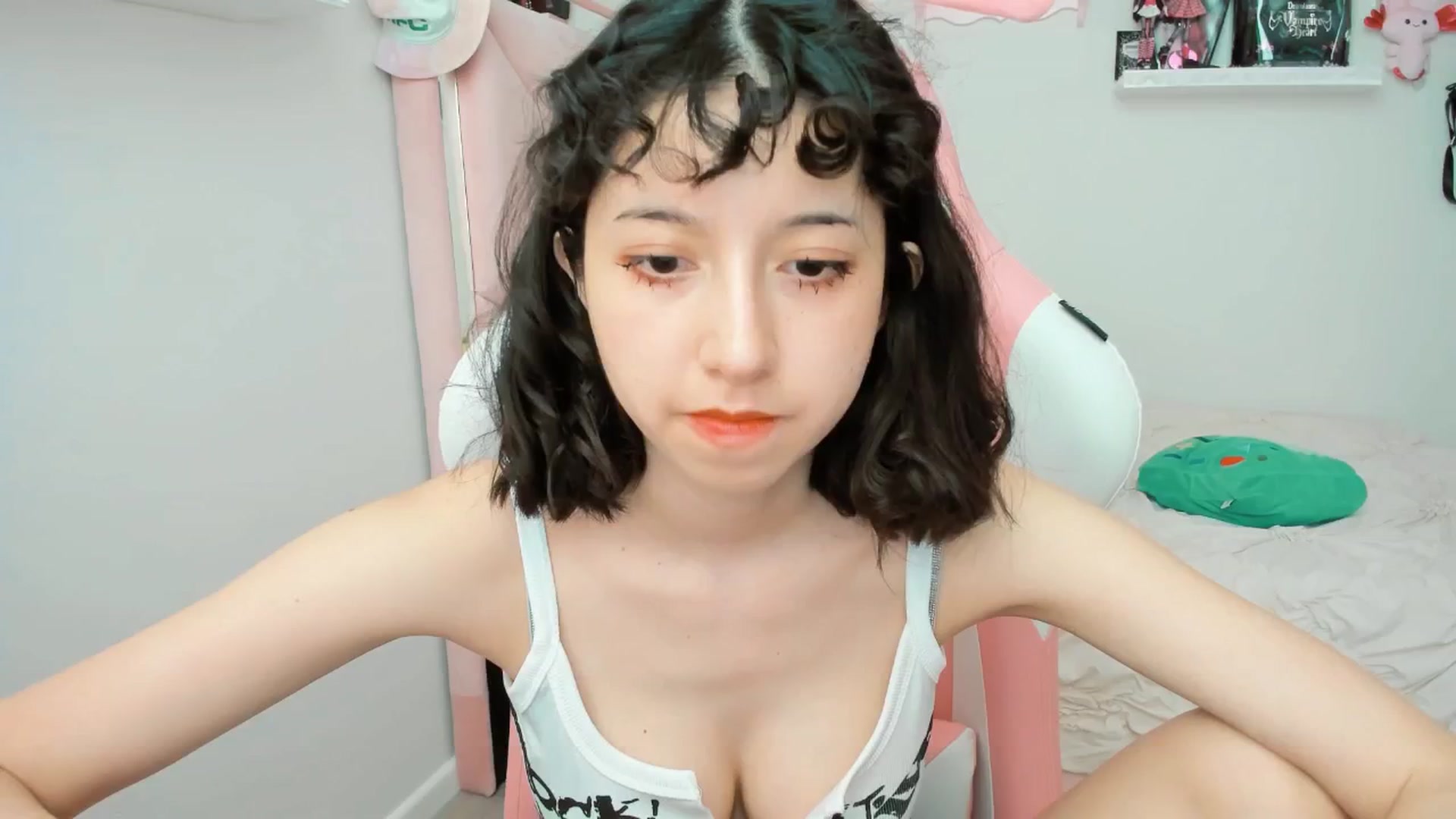 Gallery image thumbnail from Cherrycute666's myfreecams stream on, 03/16/2025, 22:44 image 1 of 20