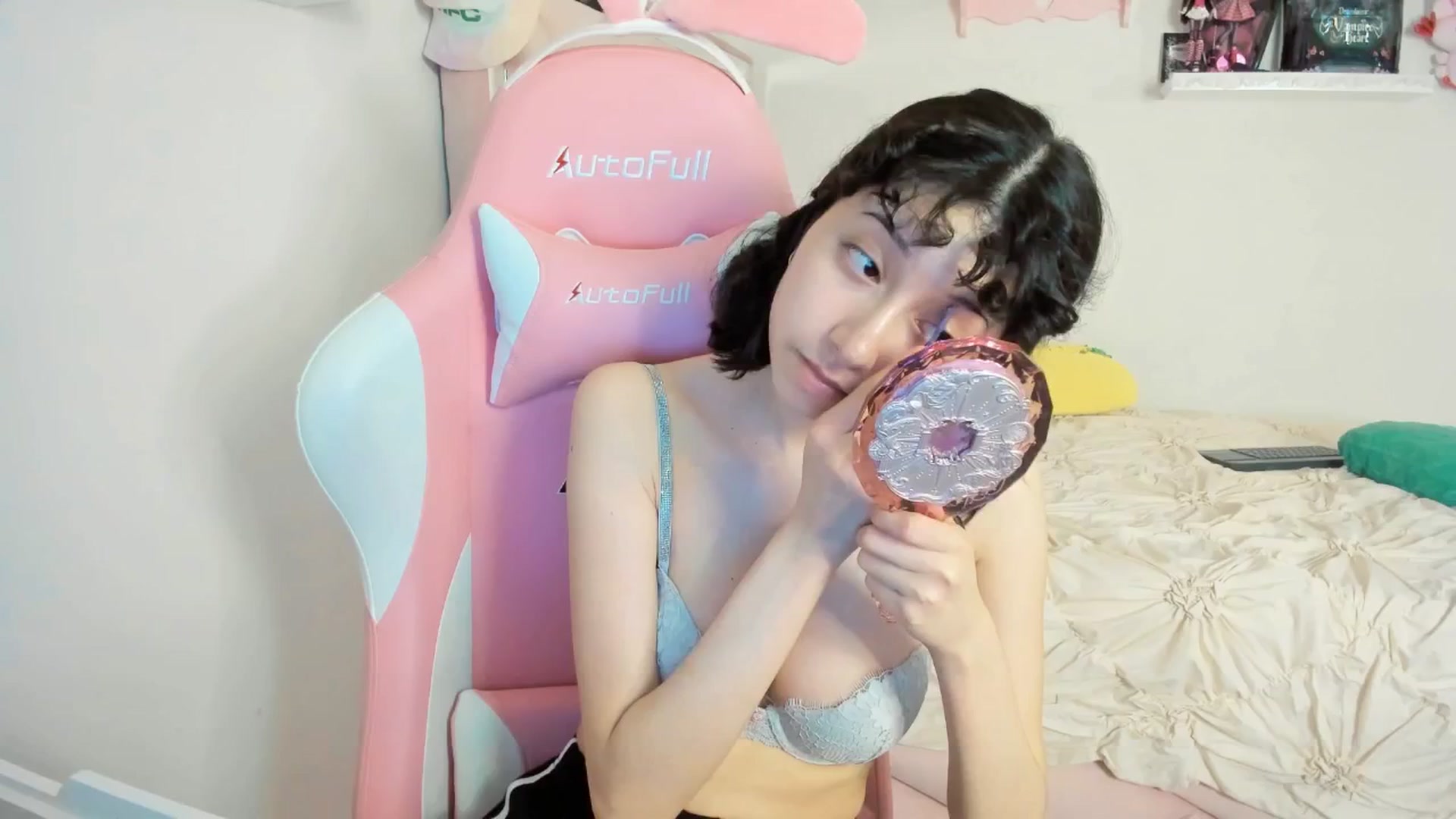 Gallery image thumbnail from Cherrycute666's myfreecams stream on, 03/17/2025, 07:46 image 10 of 20