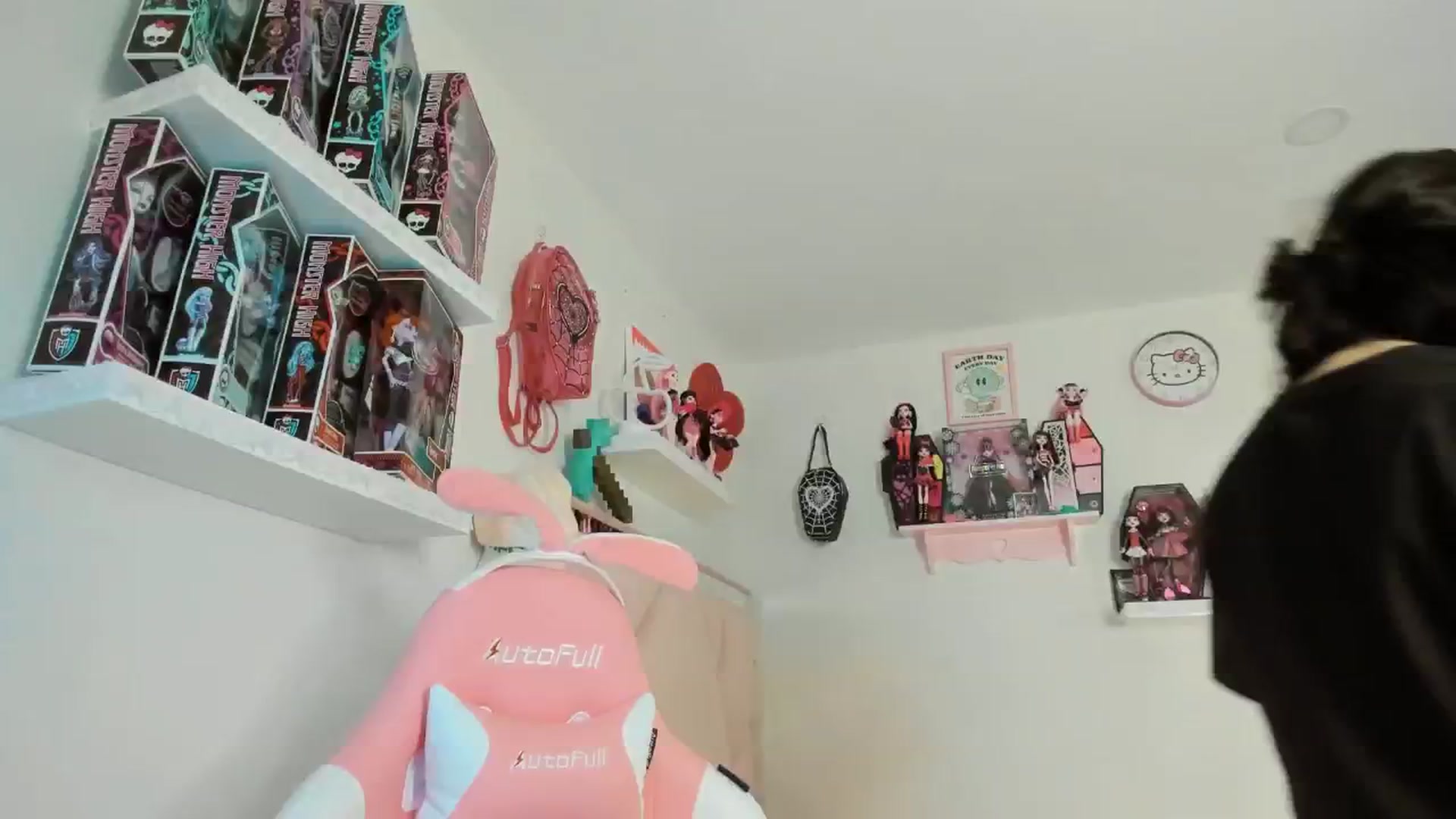 Gallery image thumbnail from Cherrycute666's myfreecams stream on, 03/17/2025, 07:46 image 13 of 20