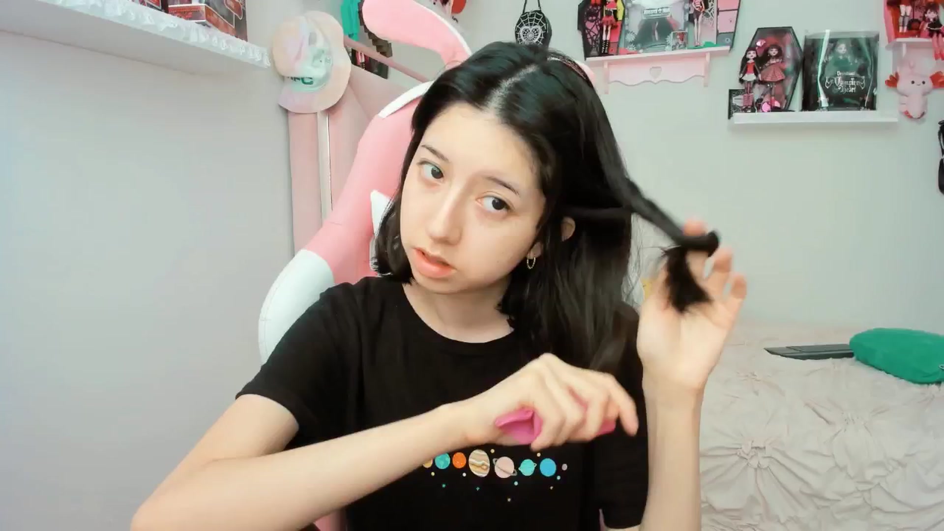 Gallery image thumbnail from Cherrycute666's myfreecams stream on, 03/17/2025, 19:55 image 3 of 20