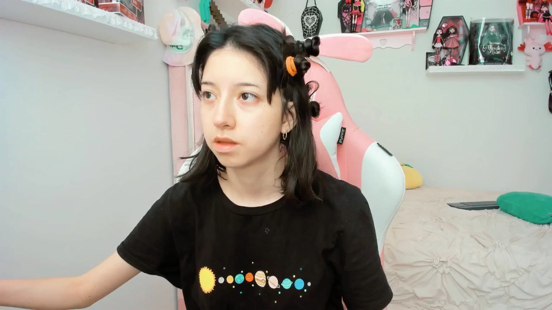 Gallery image thumbnail from Cherrycute666's myfreecams stream on, 03/17/2025, 19:55 image 7 of 20