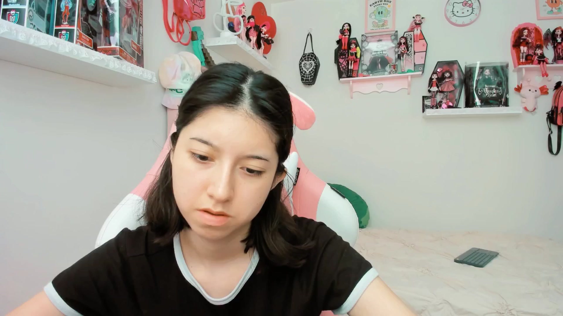 Gallery image thumbnail from Cherrycute666's myfreecams stream on, 03/19/2025, 21:05 image 20 of 20
