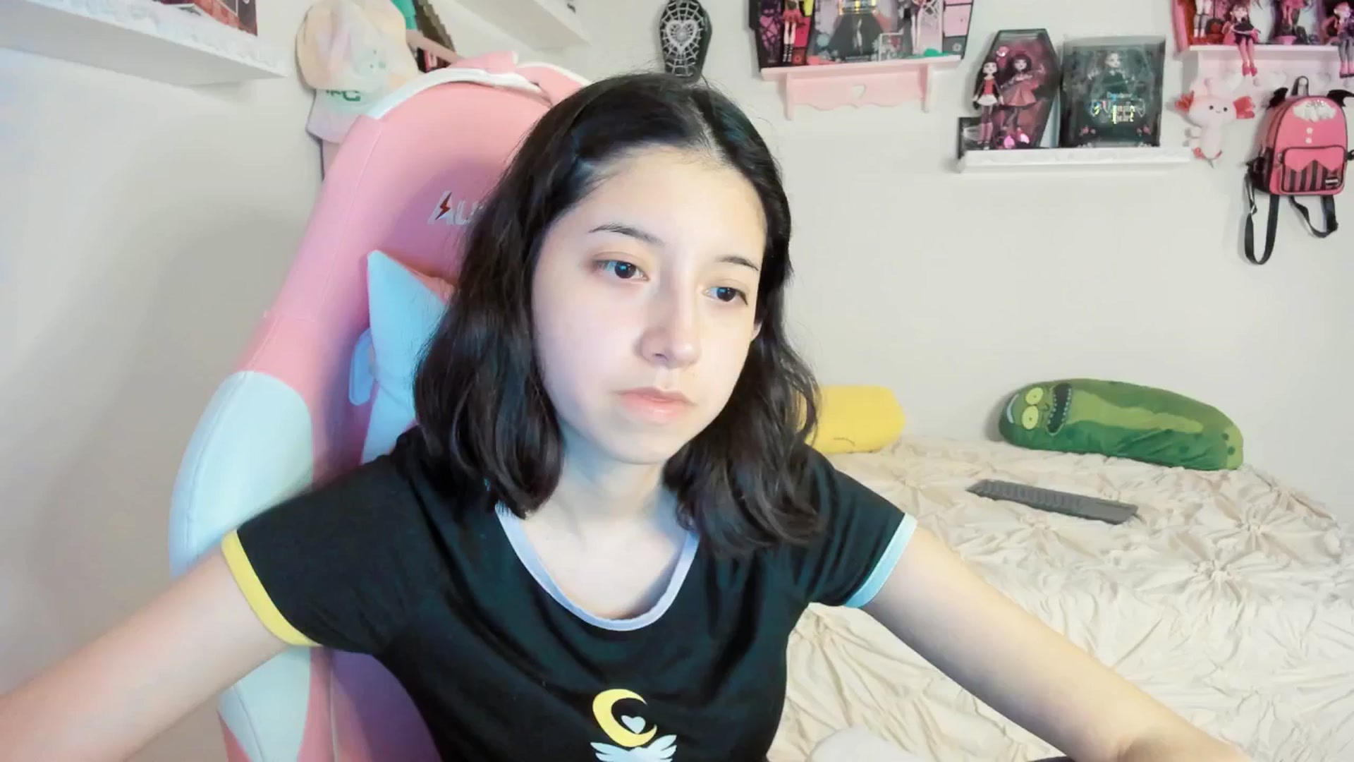 Gallery image thumbnail from Cherrycute666's myfreecams stream on, 03/20/2025, 04:26 image 2 of 20