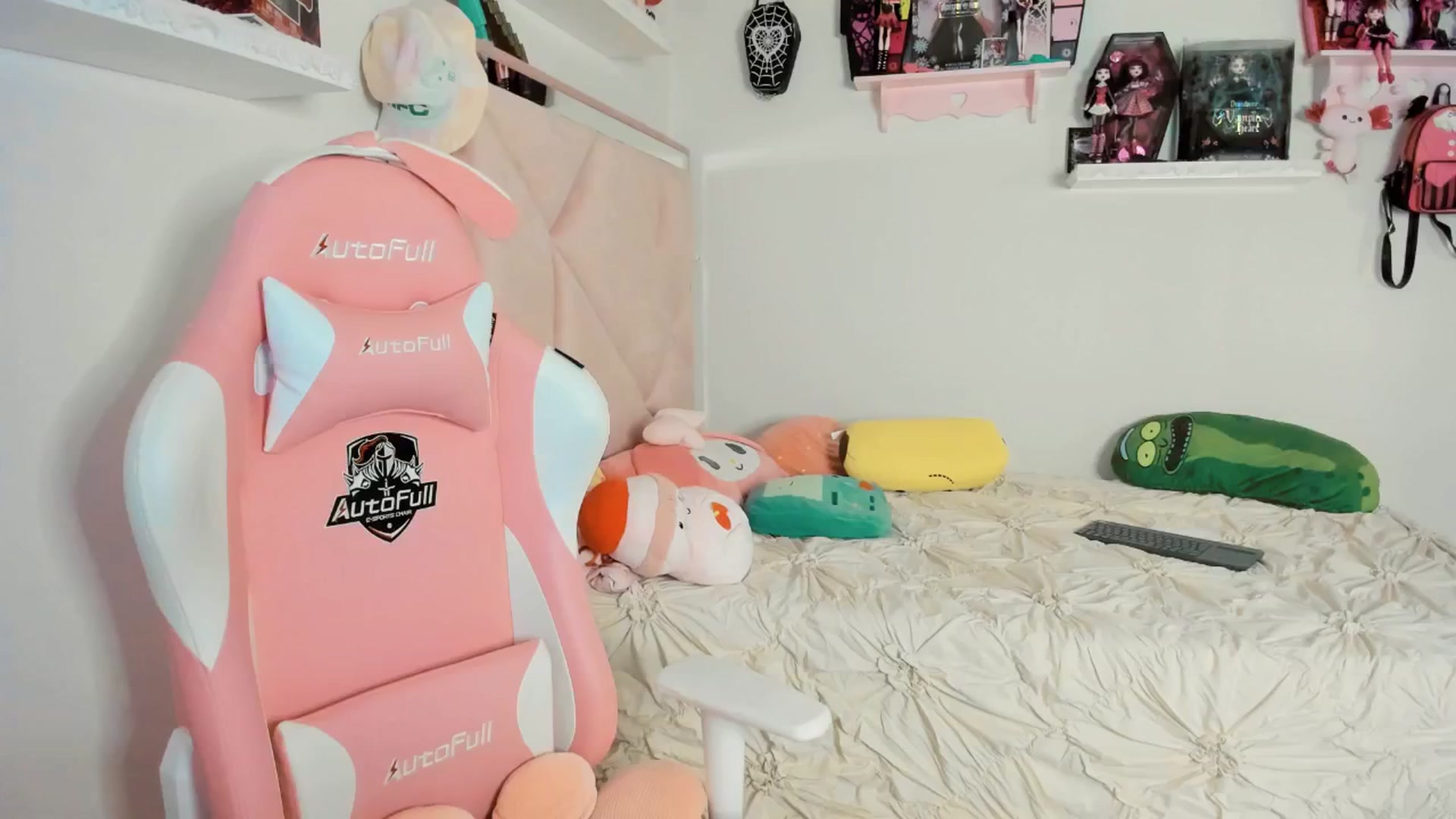 Gallery image thumbnail from Cherrycute666's myfreecams stream on, 03/20/2025, 04:26 image 4 of 20