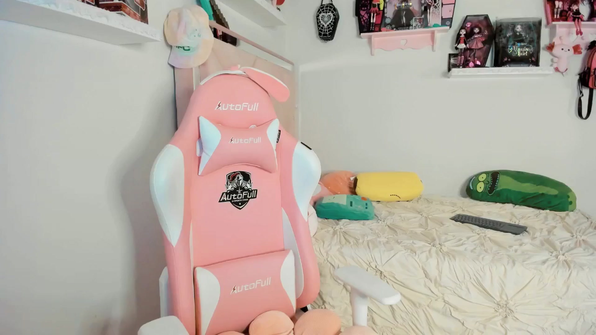 Gallery image thumbnail from Cherrycute666's myfreecams stream on, 03/20/2025, 04:26 image 12 of 20