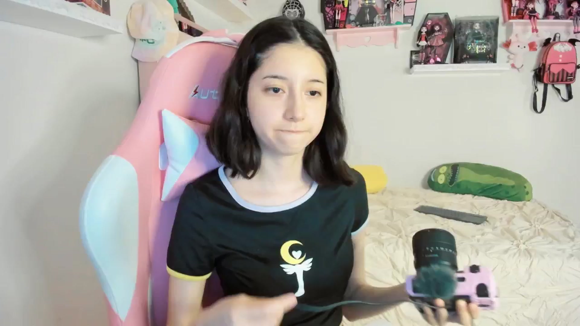 Gallery image thumbnail from Cherrycute666's myfreecams stream on, 03/20/2025, 04:26 image 1 of 20