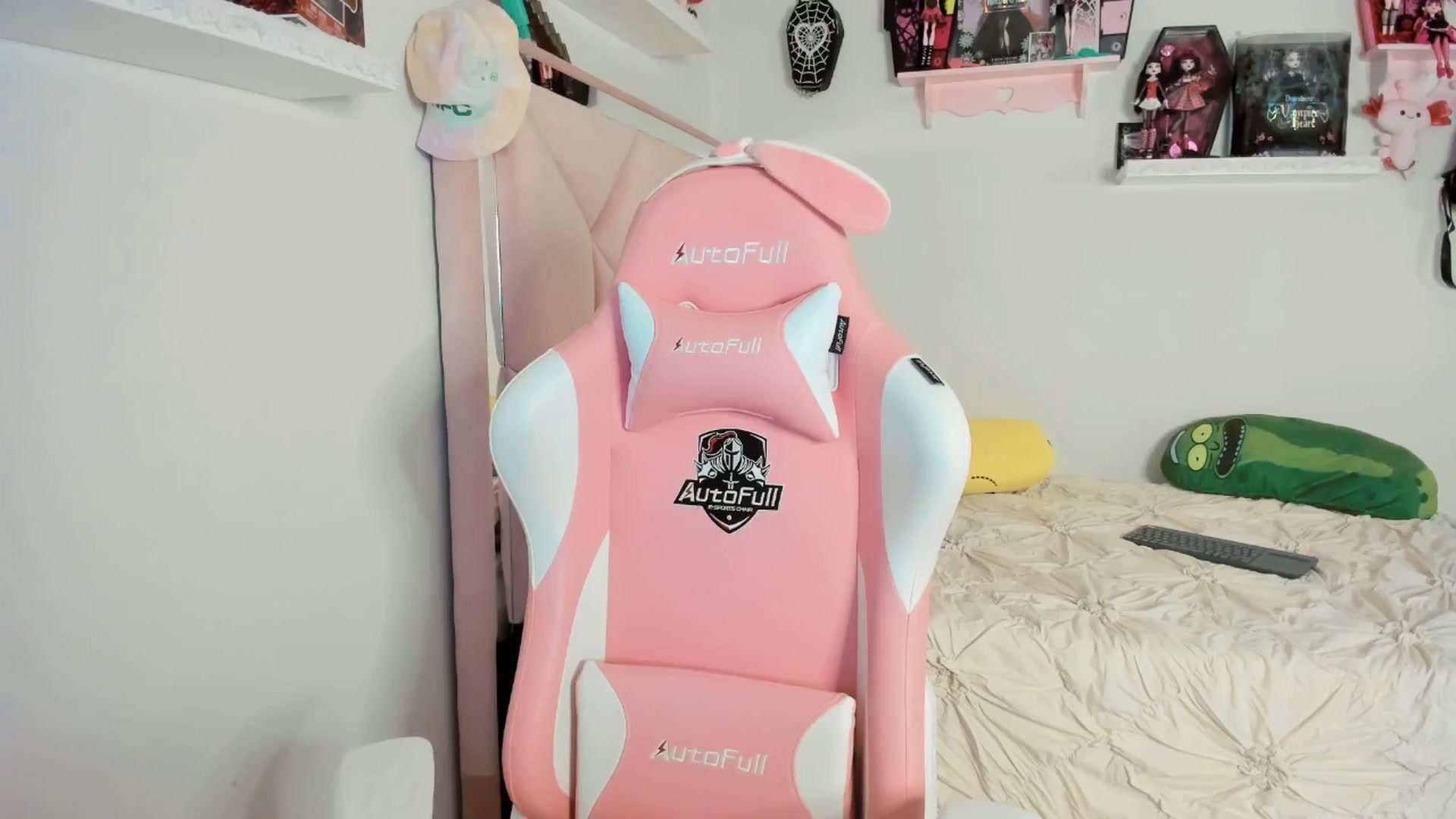 Gallery image thumbnail from Cherrycute666's myfreecams stream on, 03/20/2025, 04:26 image 9 of 20