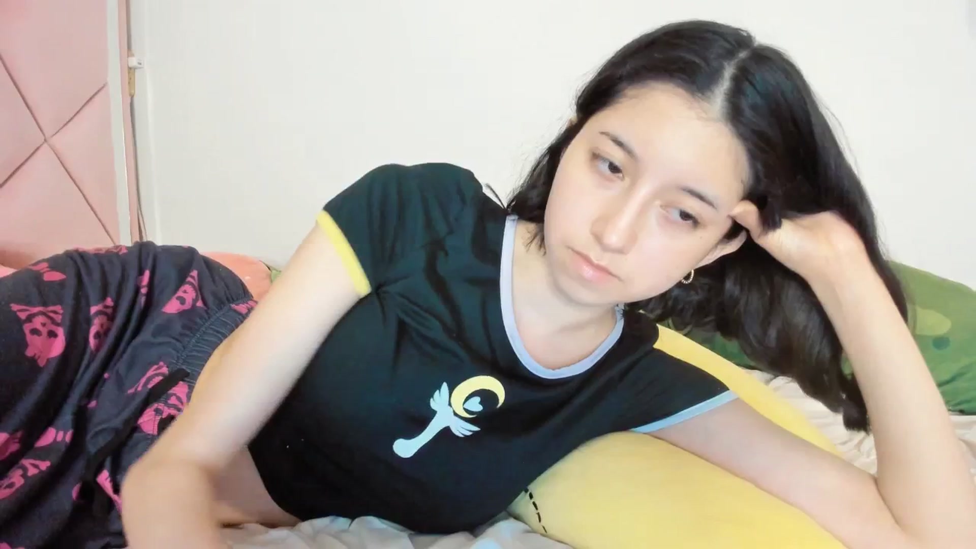 Gallery image thumbnail from Cherrycute666's myfreecams stream on, 03/20/2025, 04:26 image 13 of 20