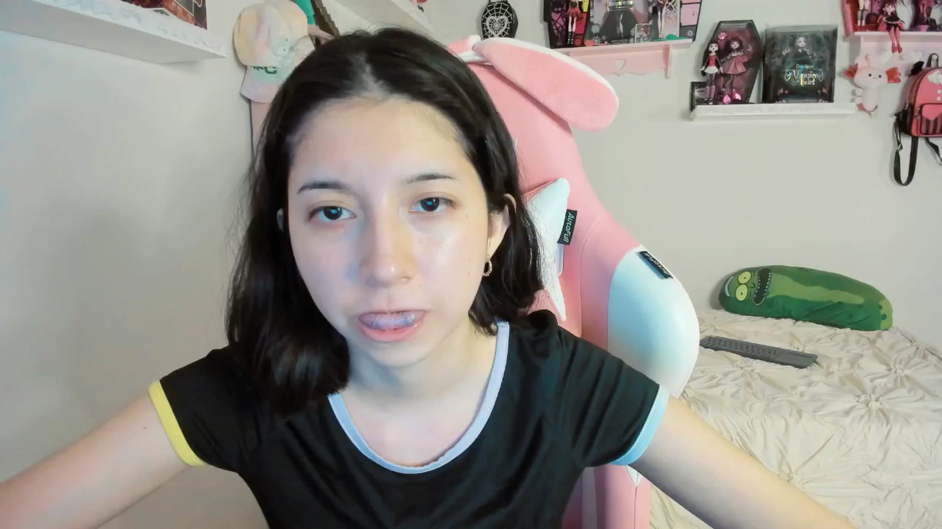 Gallery image thumbnail from Cherrycute666's myfreecams stream on, 03/20/2025, 04:26 image 6 of 20