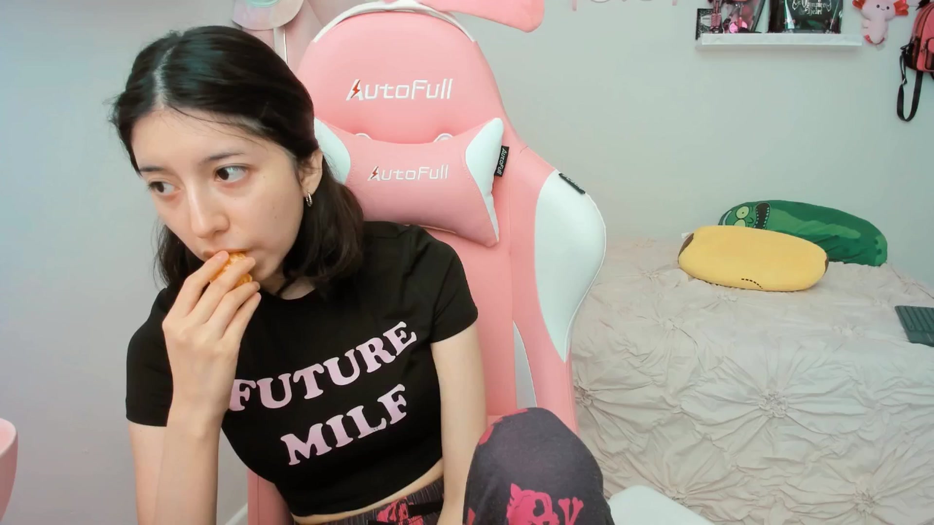 Gallery image thumbnail from Cherrycute666's myfreecams stream on, 03/20/2025, 19:58 image 16 of 20