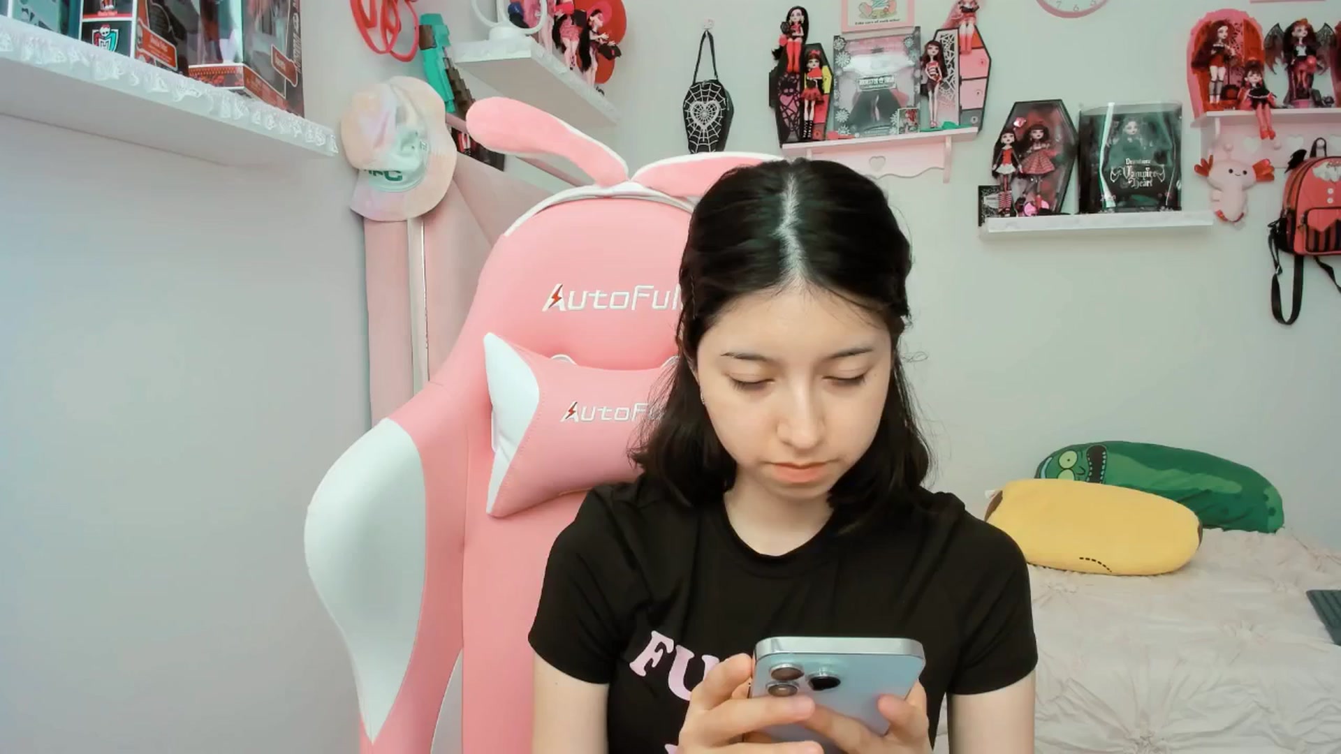Gallery image thumbnail from Cherrycute666's myfreecams stream on, 03/20/2025, 19:58 image 6 of 20