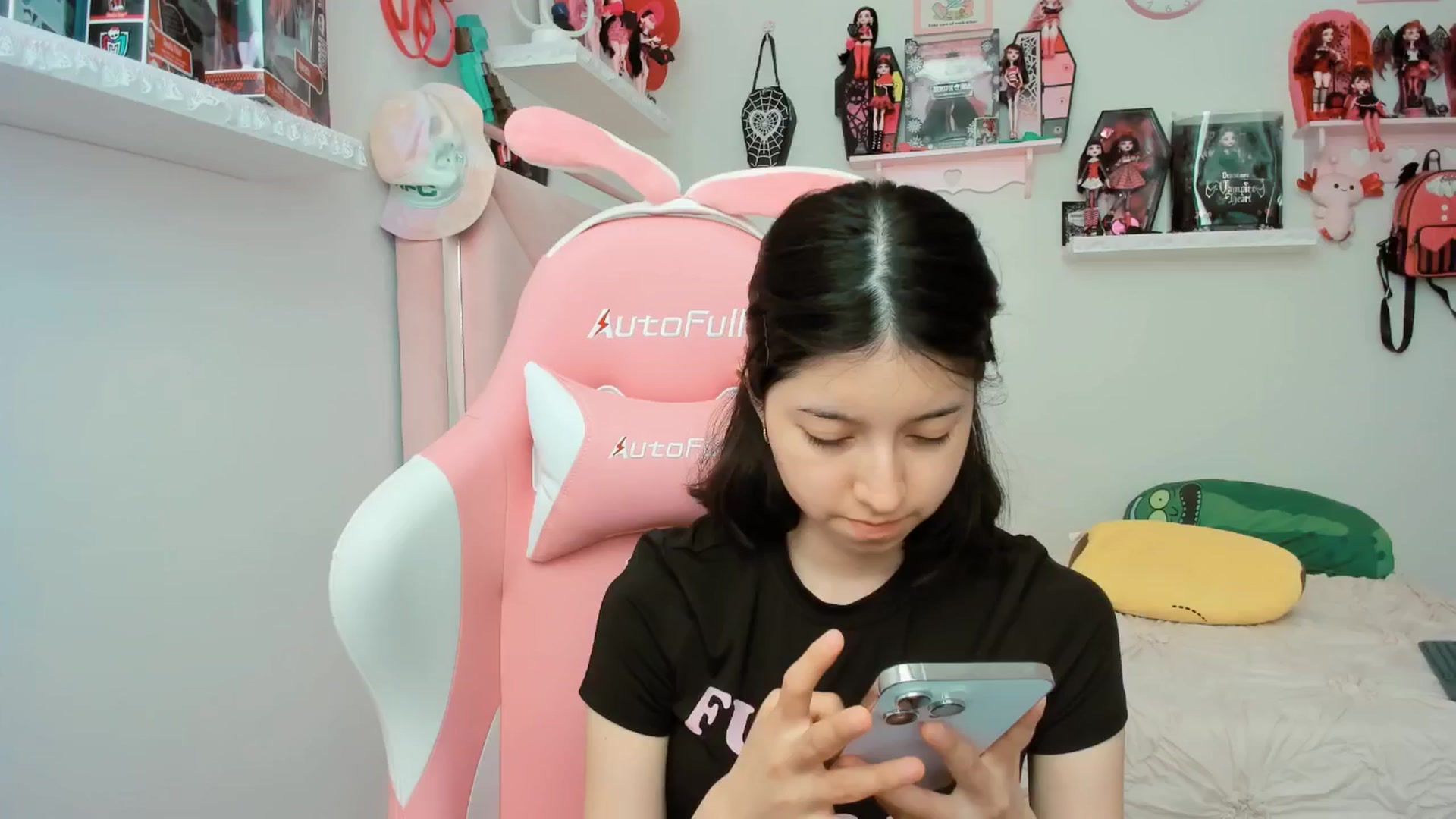 Gallery image thumbnail from Cherrycute666's myfreecams stream on, 03/20/2025, 19:58 image 7 of 20