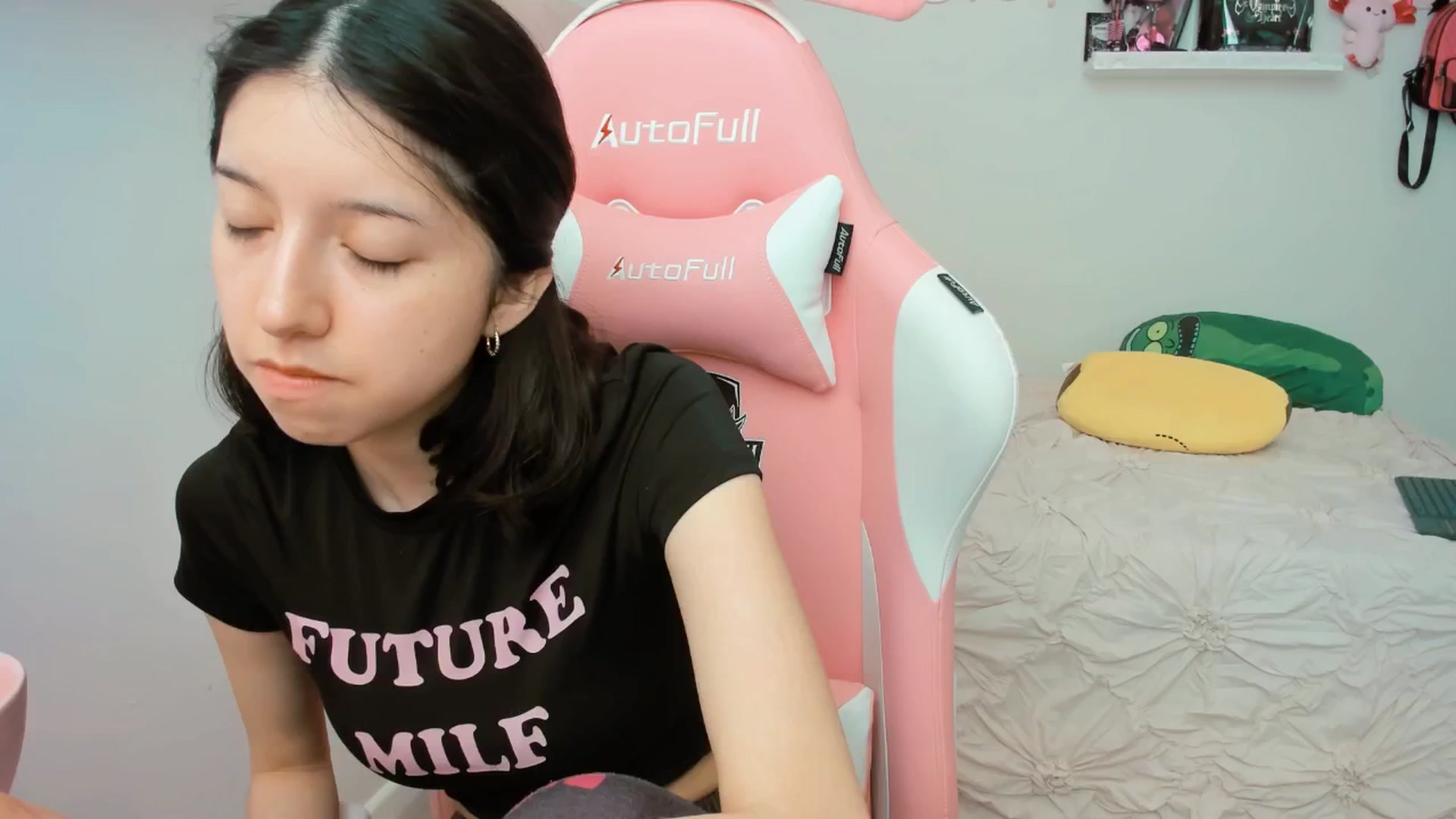 Gallery image thumbnail from Cherrycute666's myfreecams stream on, 03/20/2025, 19:58 image 17 of 20