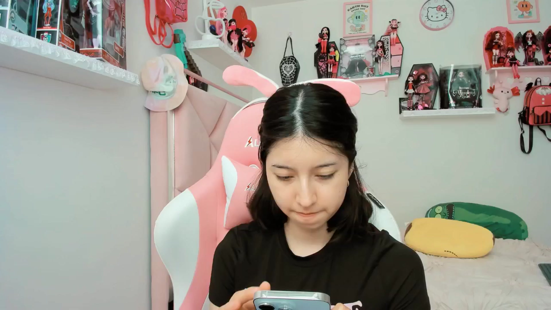 Gallery image thumbnail from Cherrycute666's myfreecams stream on, 03/20/2025, 19:58 image 5 of 20