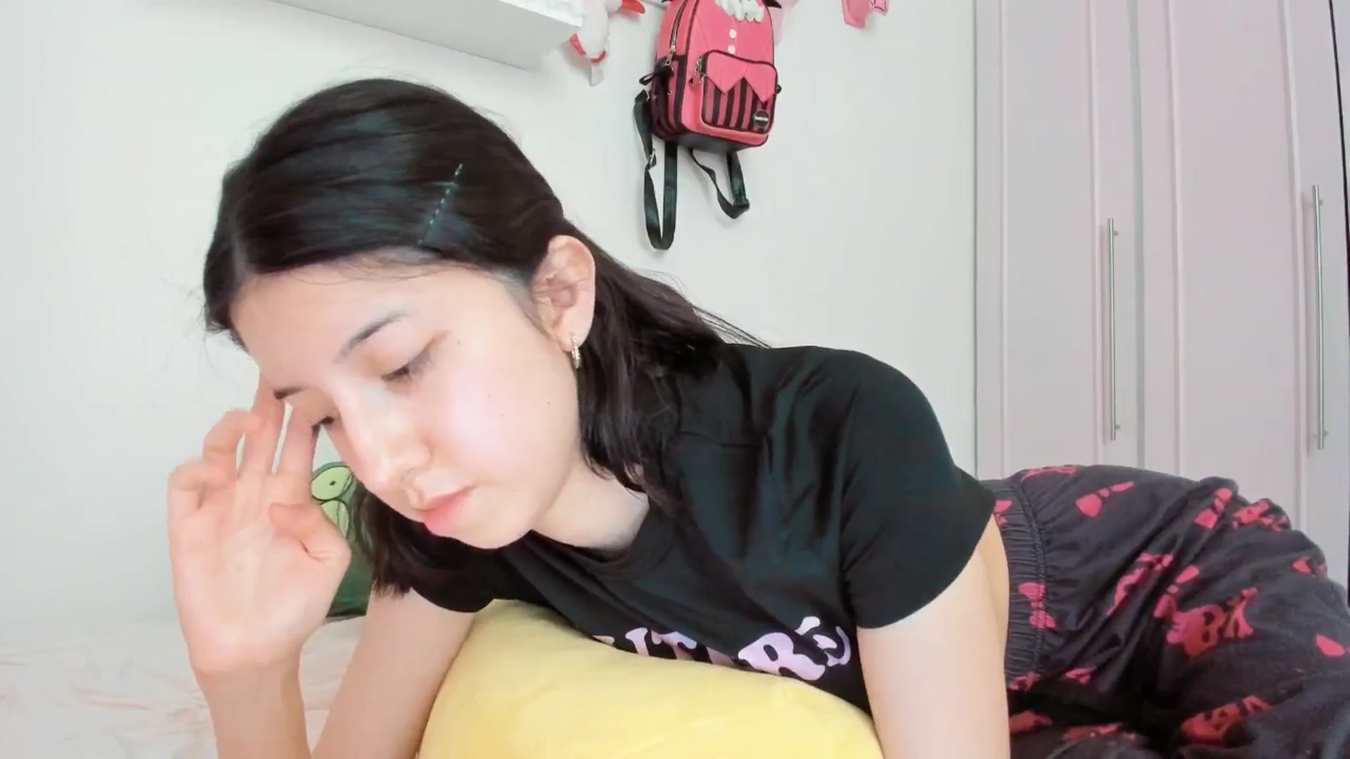 Gallery image thumbnail from Cherrycute666's myfreecams stream on, 03/20/2025, 23:32 image 18 of 20