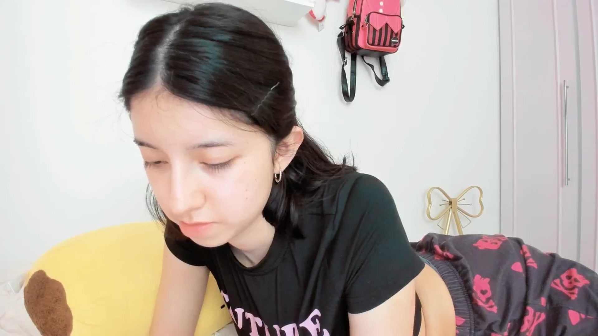 Gallery image thumbnail from Cherrycute666's myfreecams stream on, 03/20/2025, 23:32 image 12 of 20