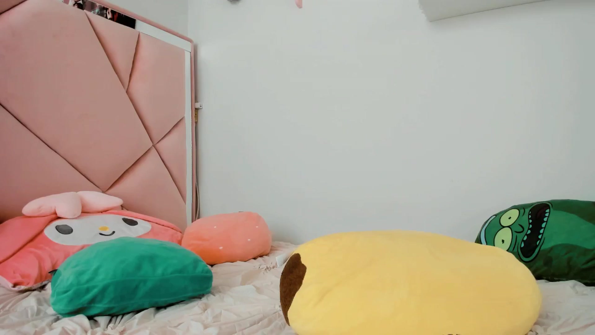 Gallery image thumbnail from Cherrycute666's myfreecams stream on, 03/20/2025, 23:32 image 5 of 20