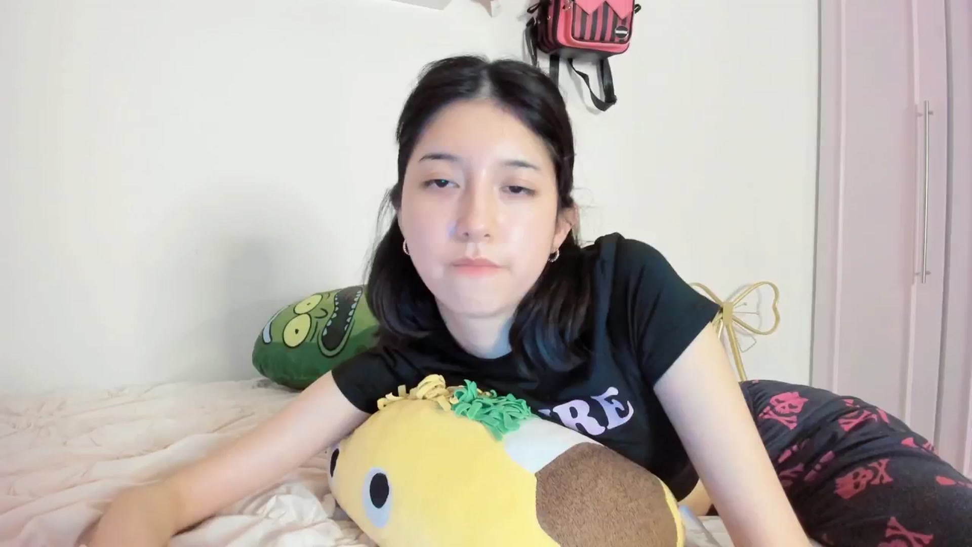 Gallery image thumbnail from Cherrycute666's myfreecams stream on, 03/21/2025, 03:31 image 15 of 20