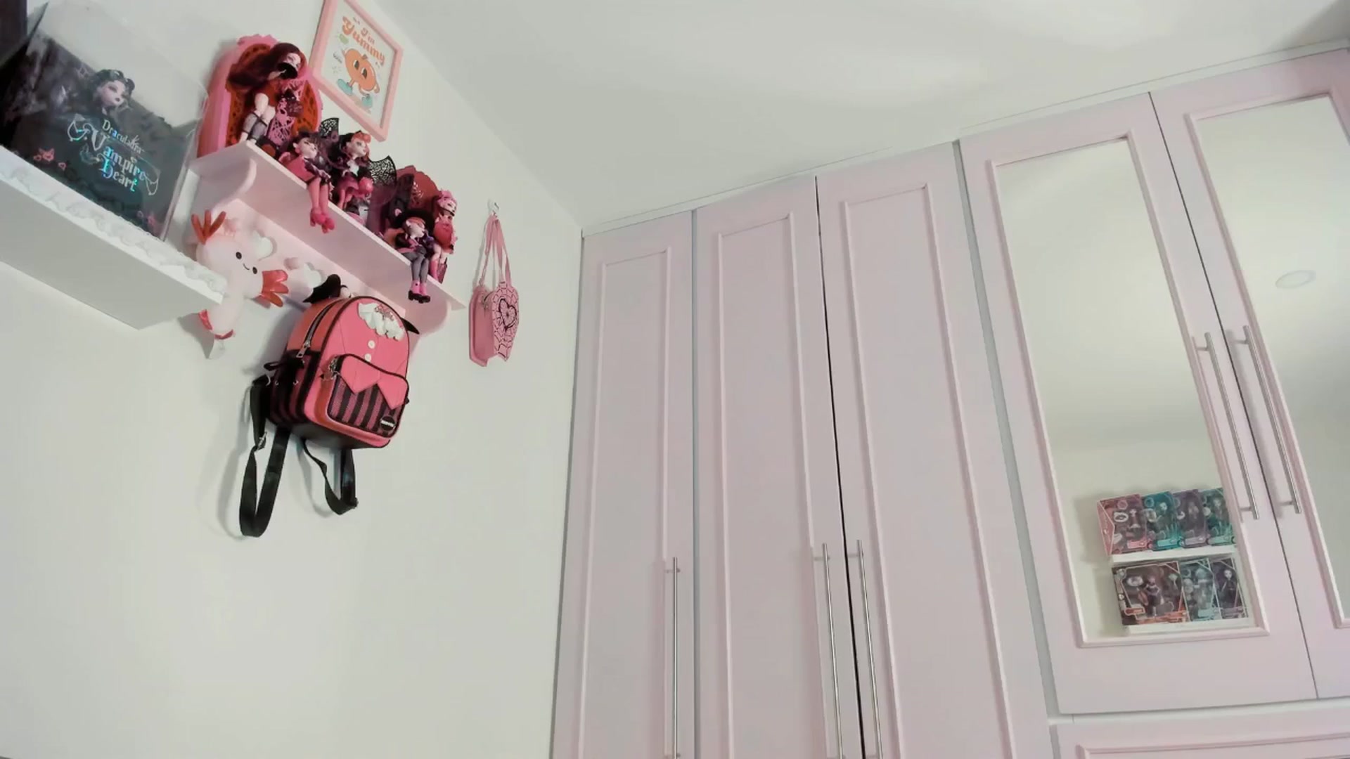 Gallery image thumbnail from Cherrycute666's myfreecams stream on, 03/21/2025, 03:31 image 5 of 20