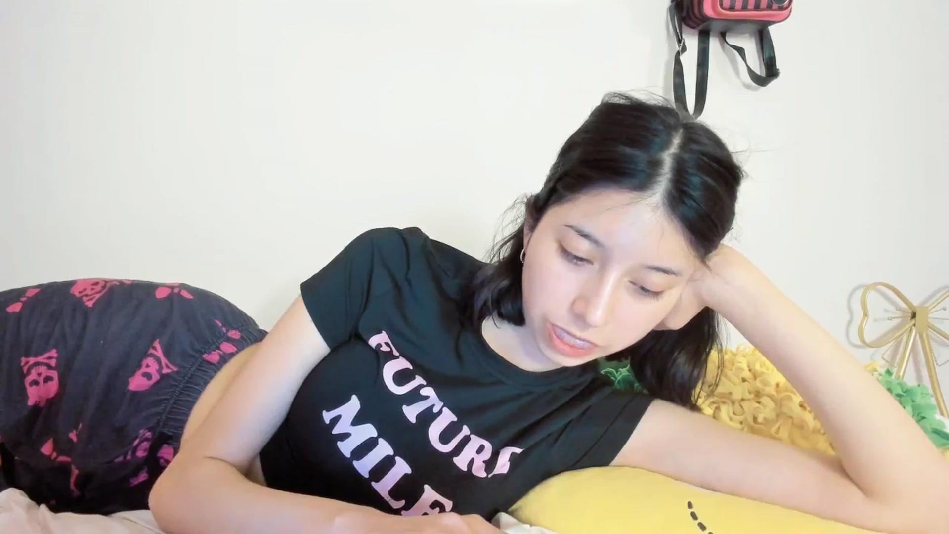 Gallery image thumbnail from Cherrycute666's myfreecams stream on, 03/21/2025, 03:31 image 10 of 20